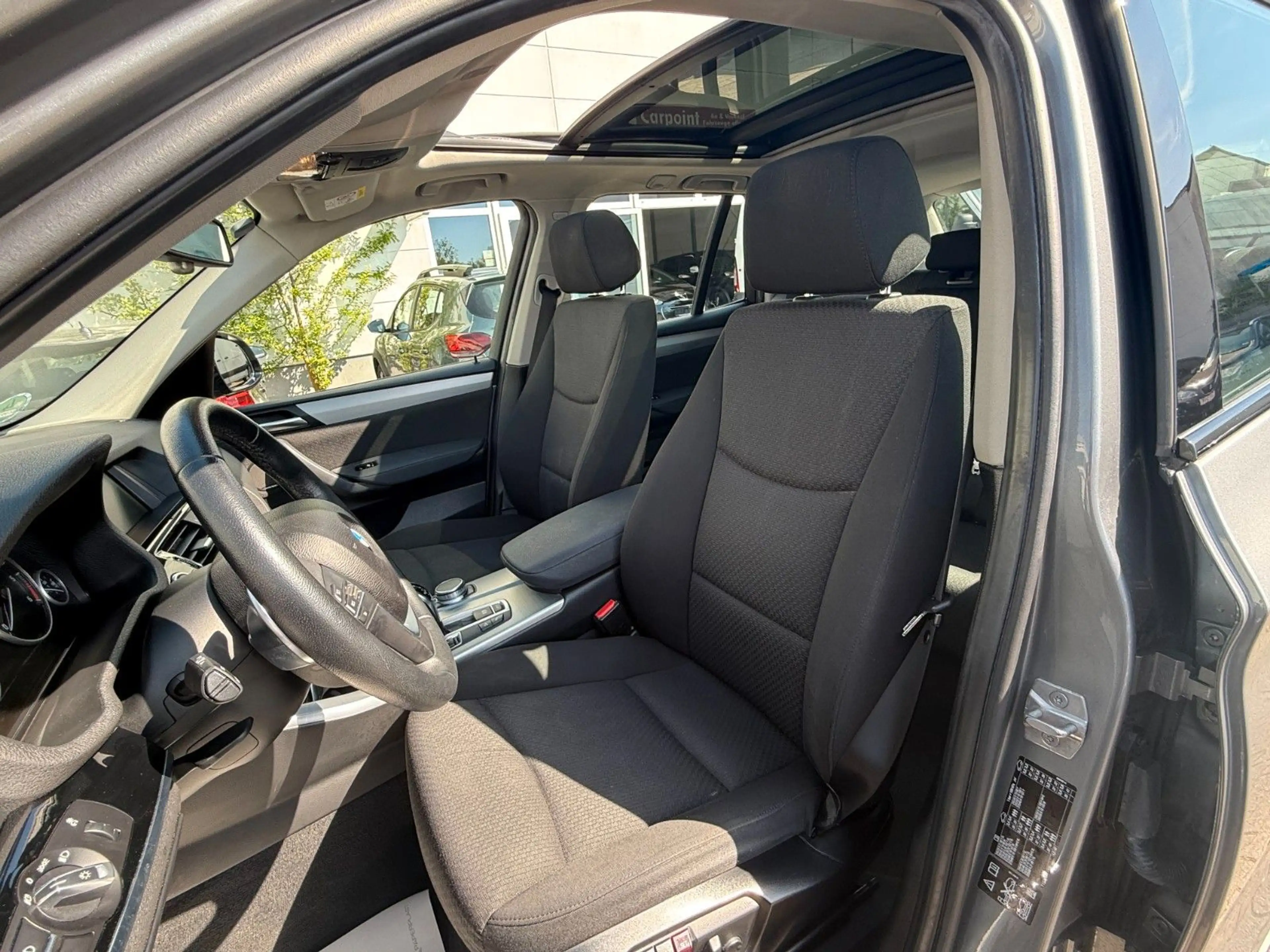 BMW X3 xDrive 35 d AUT/LED/AHK/PANO/KLIMA — photo 10