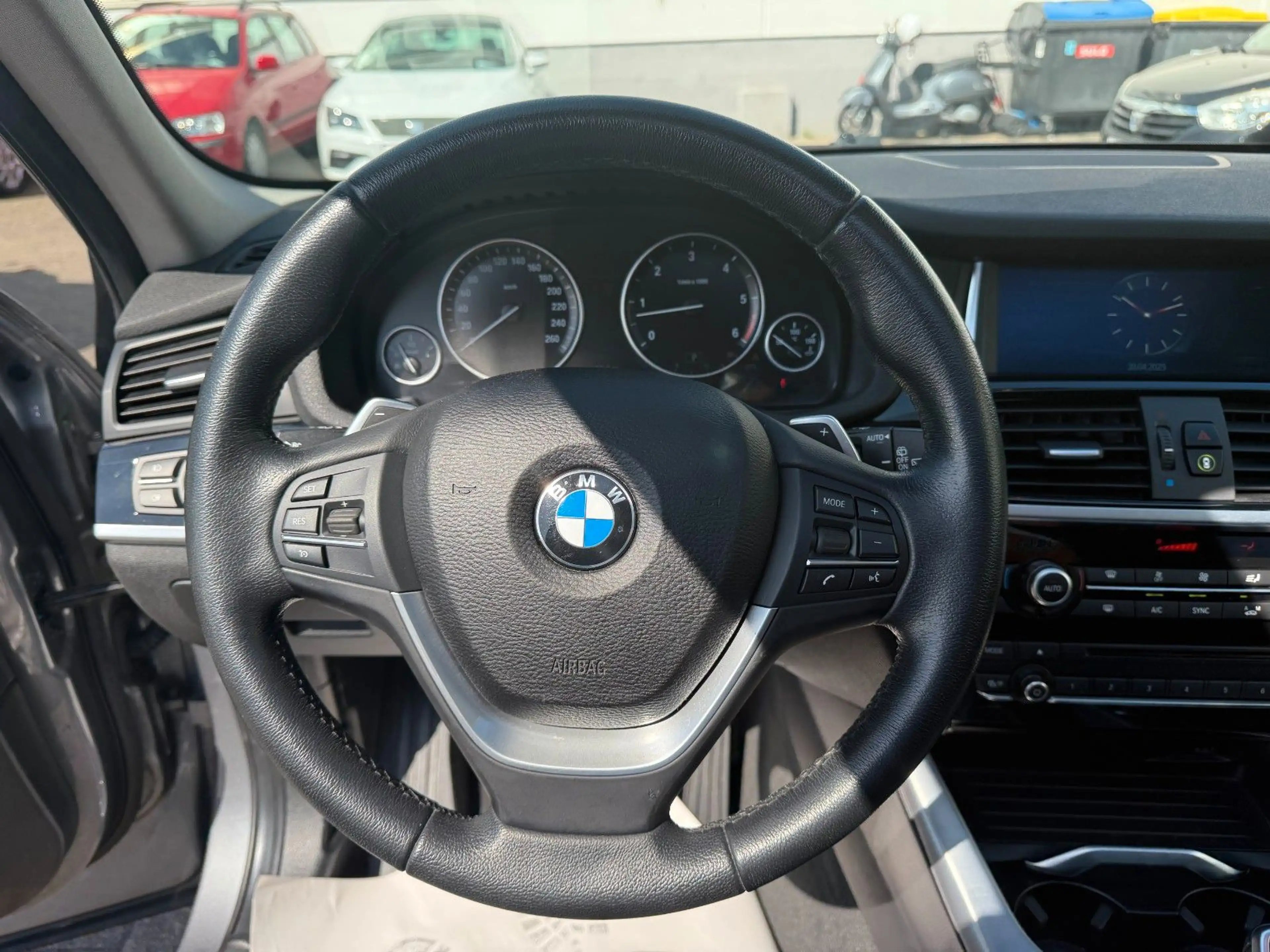 BMW X3 xDrive 35 d AUT/LED/AHK/PANO/KLIMA — photo 12