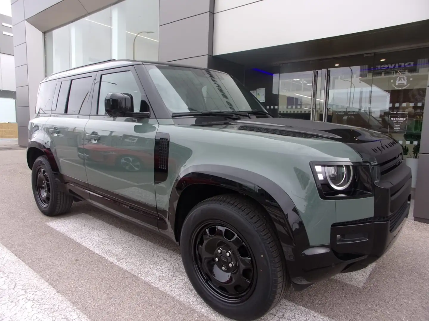 Land Rover Defender 110 3.0D l6 MHEV Trophy Edition Keswick AWD Aut. Verde - 2