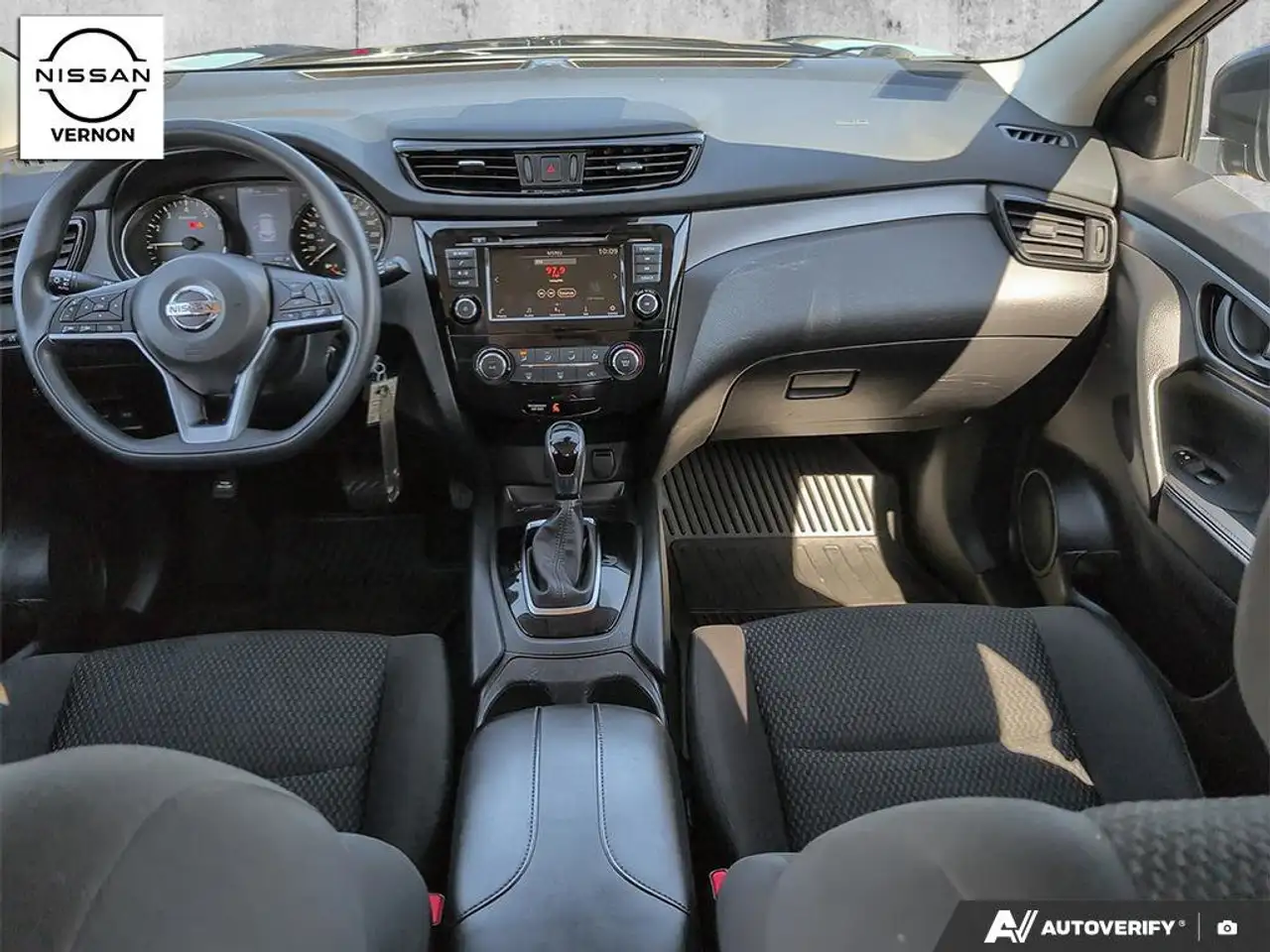 Nissan Qashqai снимка Nissan Qashqai