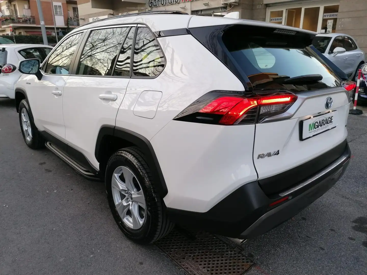 Toyota RAV 4 RAV4 2.5 HV (218CV) E-CVT 2WD Business Biały - 1