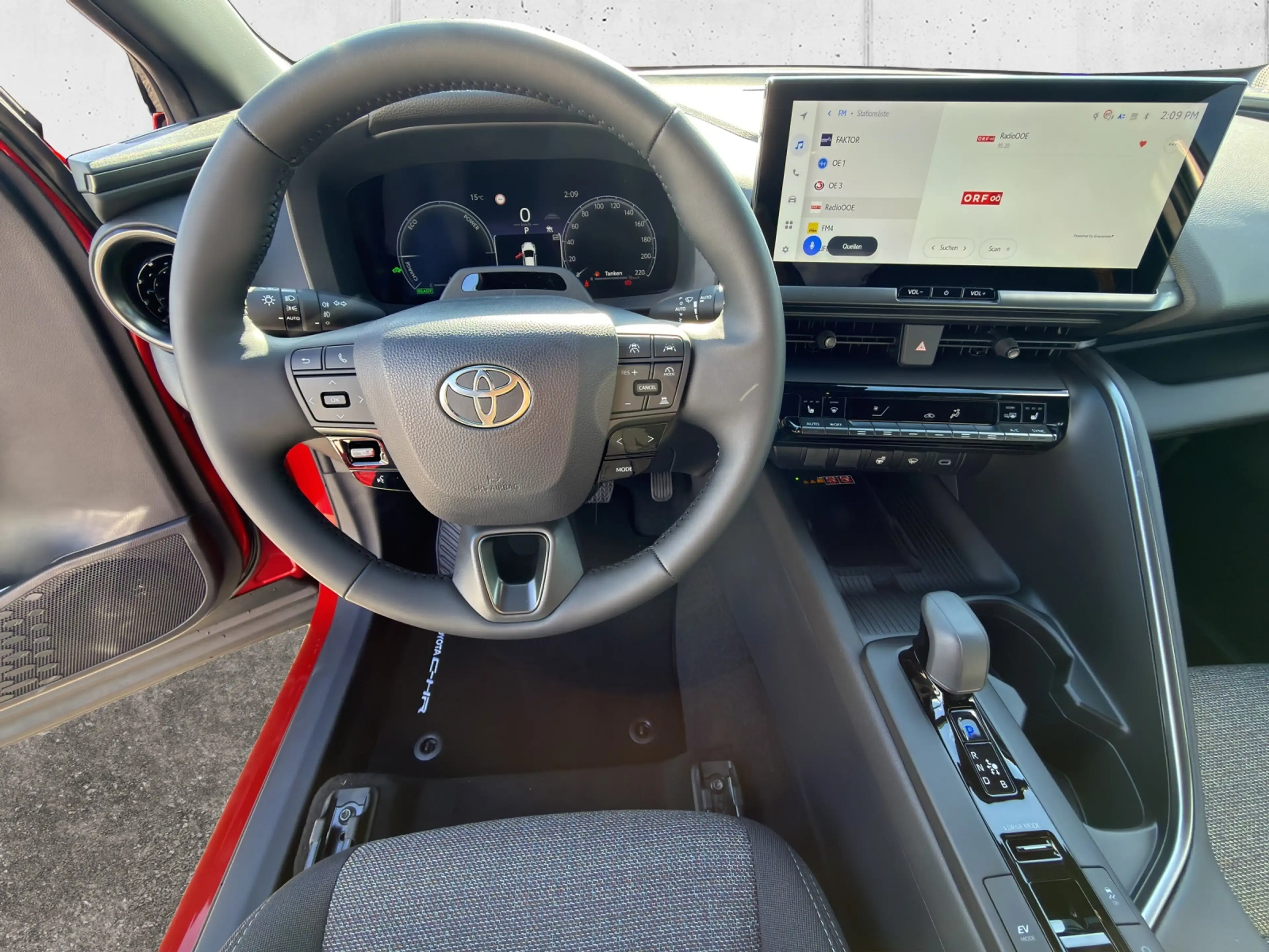 Toyota C-HR 2WD 1,8 VVT-i Hybrid Teamplayer TP 5t. — photo 8