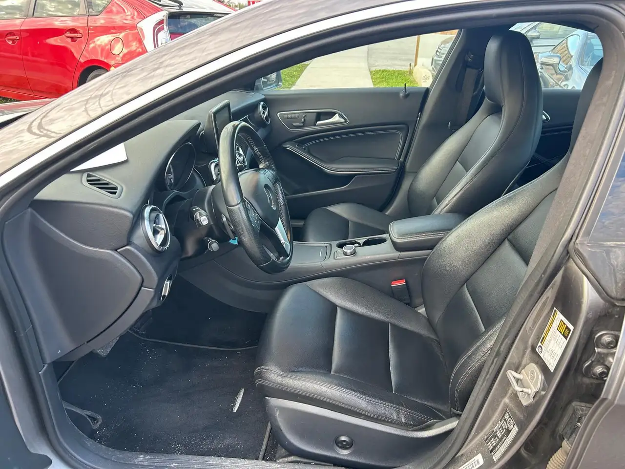 Mercedes-Benz CLA снимка Mercedes-Benz CLA