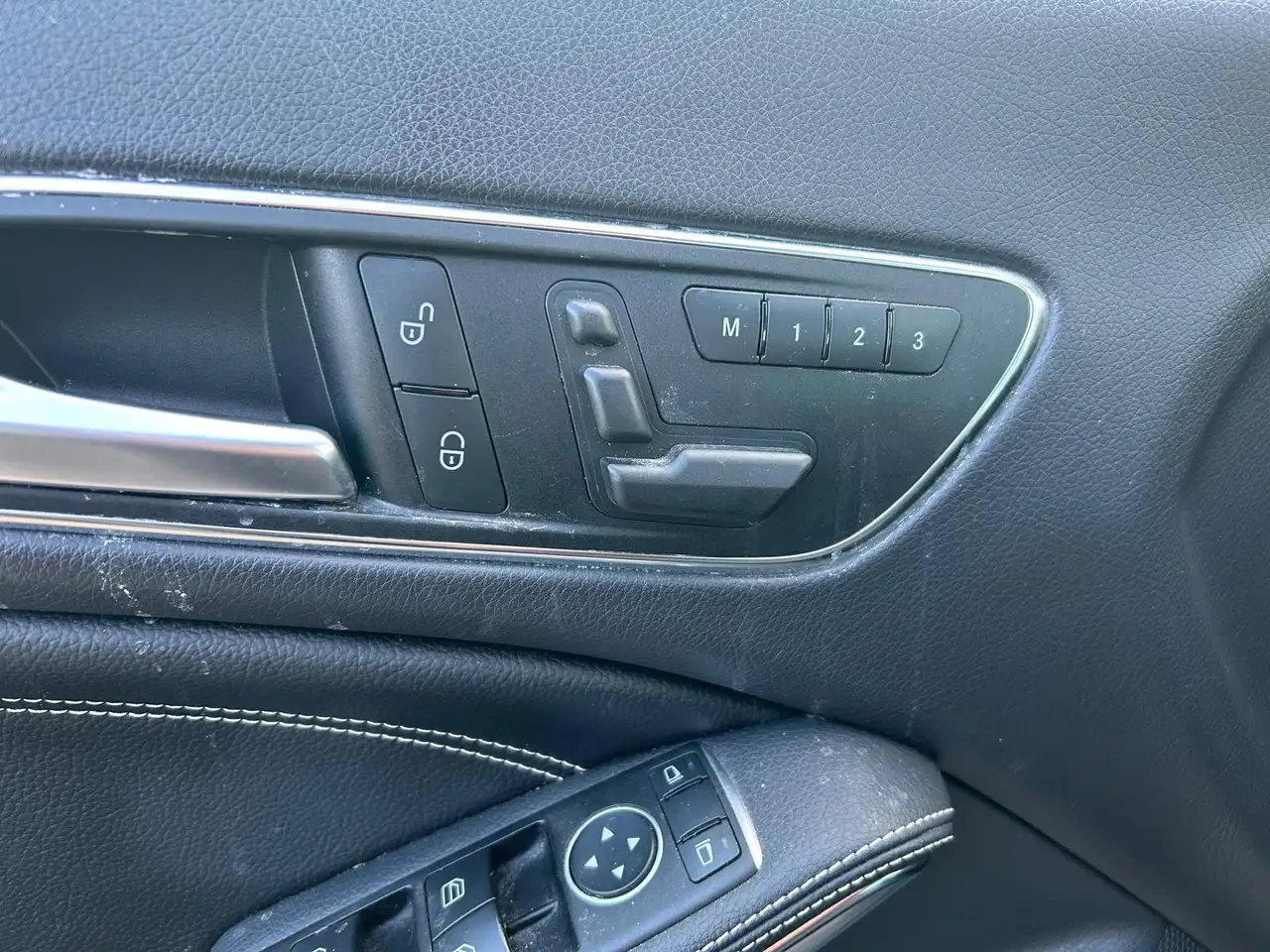 Mercedes-Benz CLA снимка Mercedes-Benz CLA
