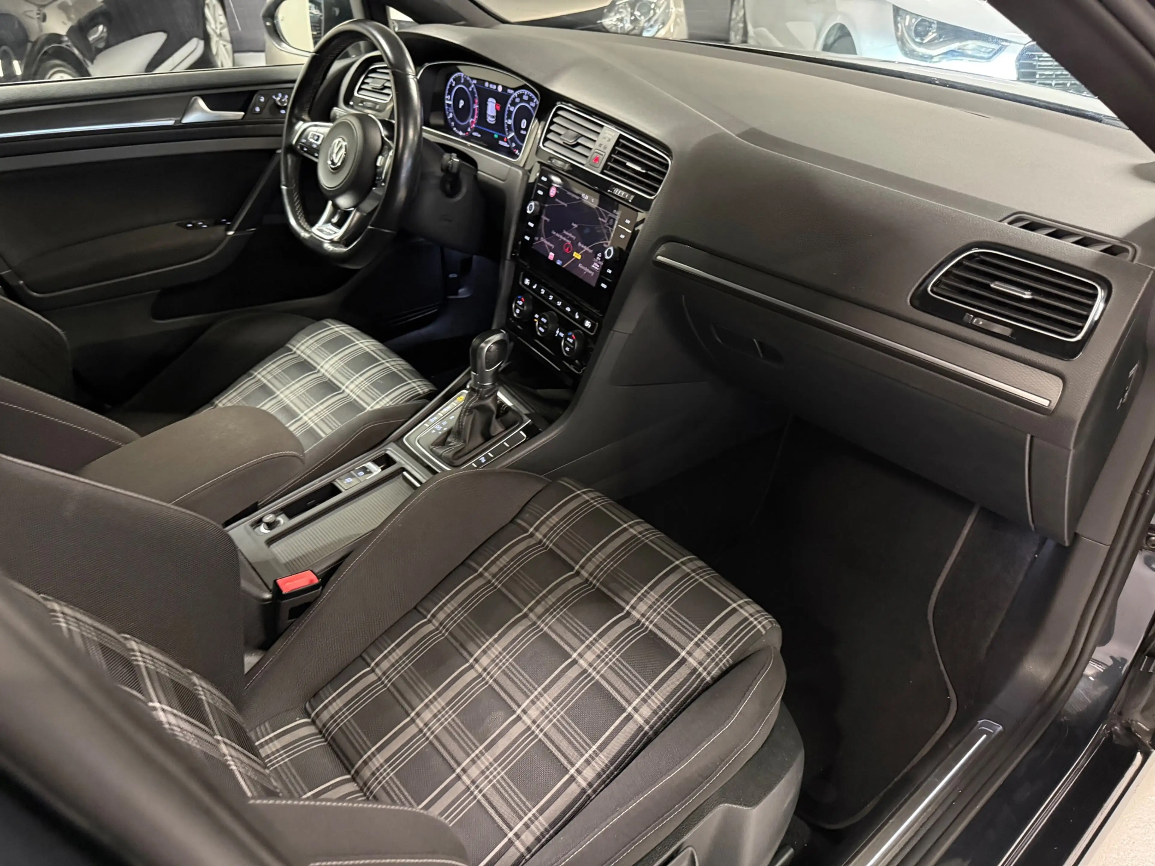 Volkswagen Golf GTD 2.0 184PK Automaat|Pano|Led!! — photo 11