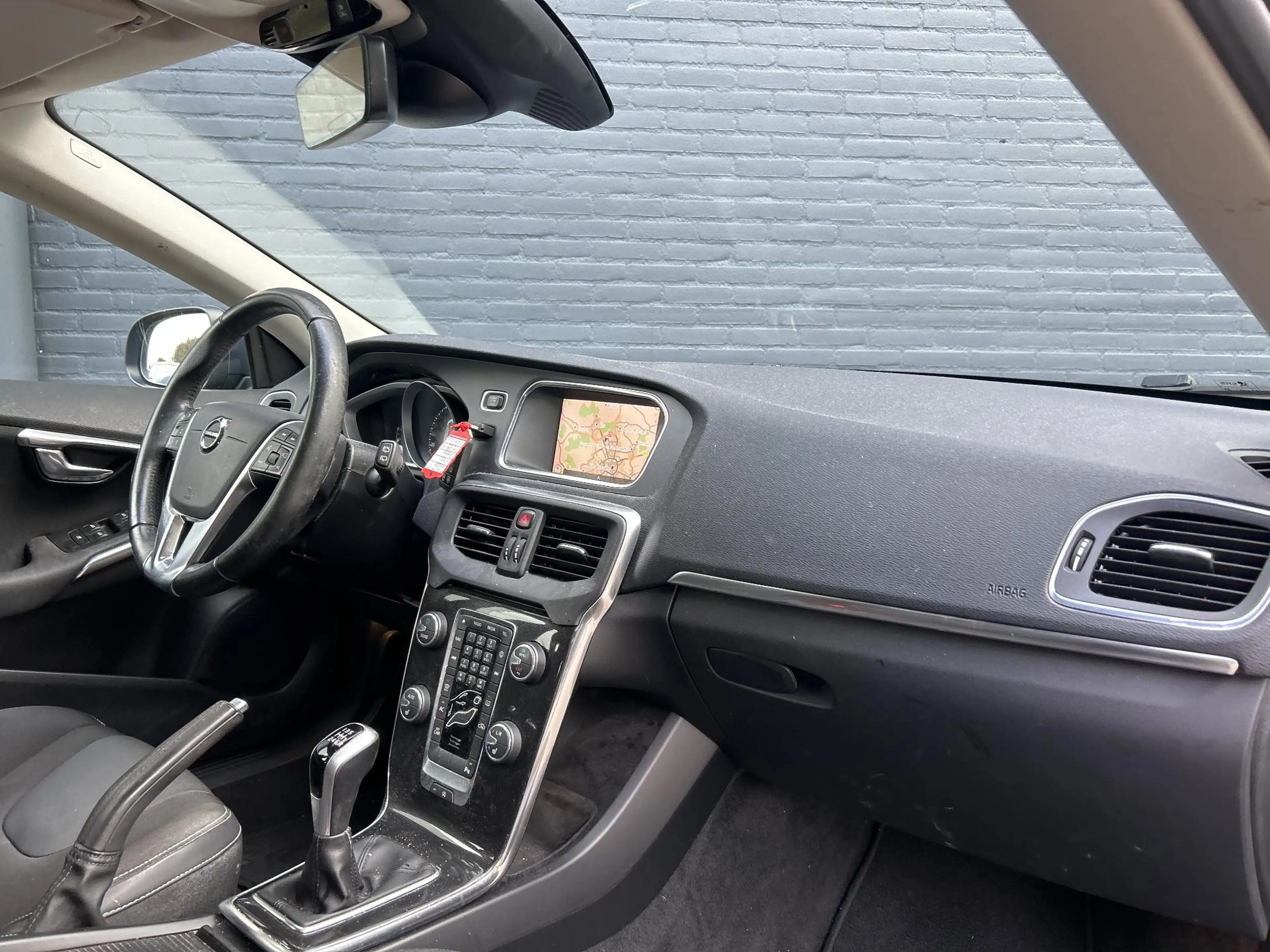 Volvo V40 2.0 D2 Nordic+ | Cruise | Climate | Navi | Stoelve — photo 13
