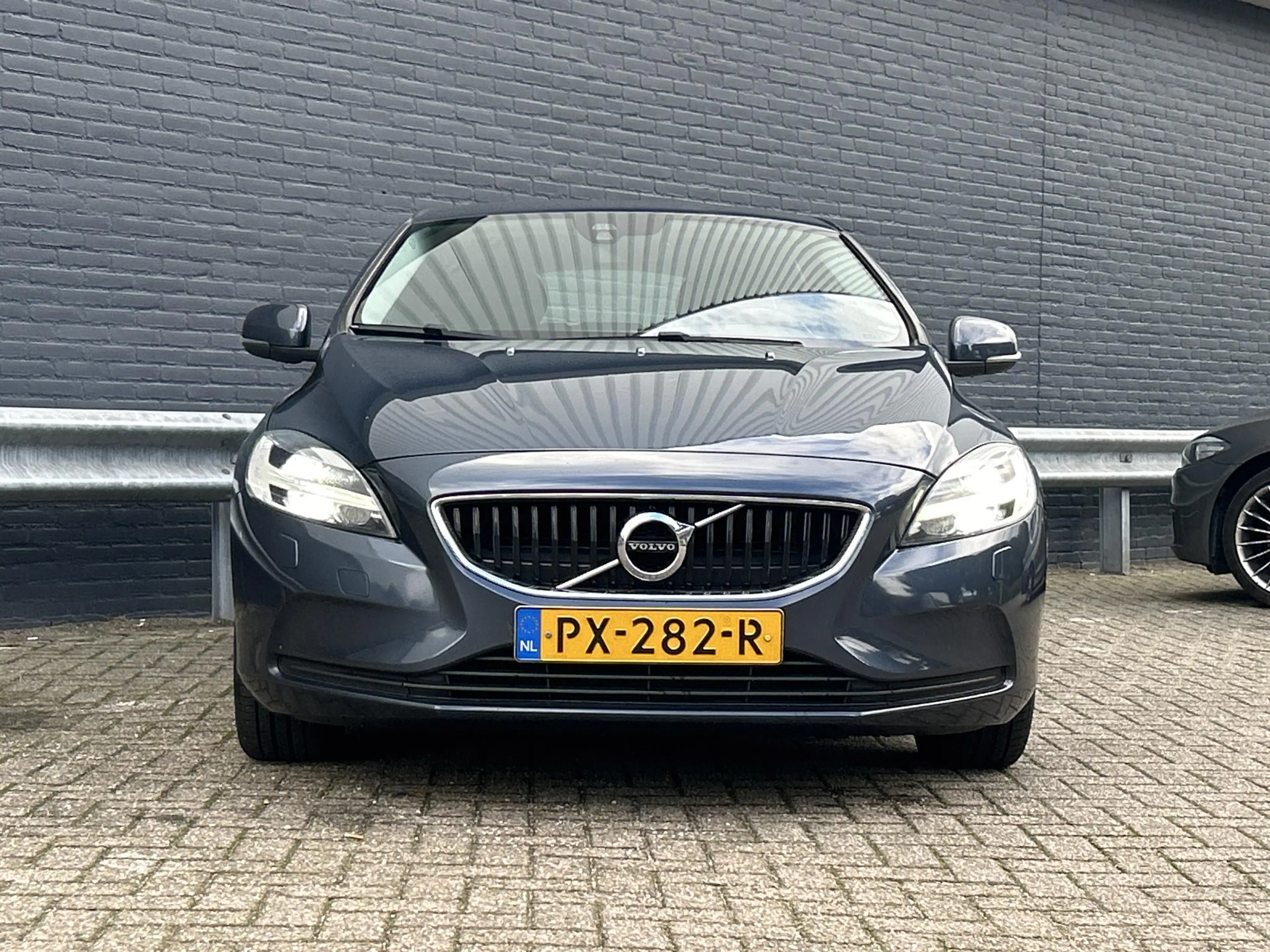 Volvo V40 2.0 D2 Nordic+ | Cruise | Climate | Navi | Stoelve — photo 4