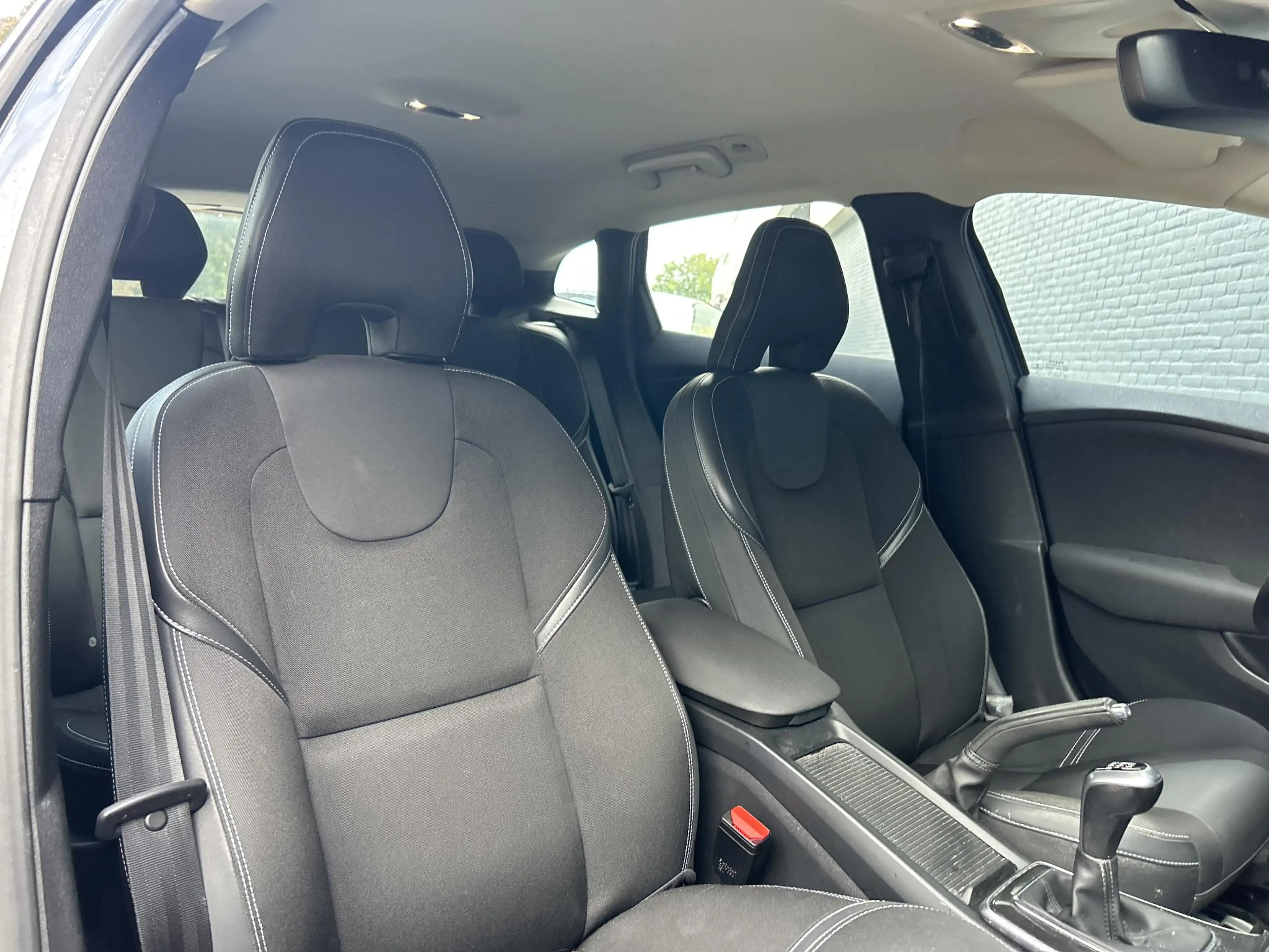 Volvo V40 2.0 D2 Nordic+ | Cruise | Climate | Navi | Stoelve — photo 3