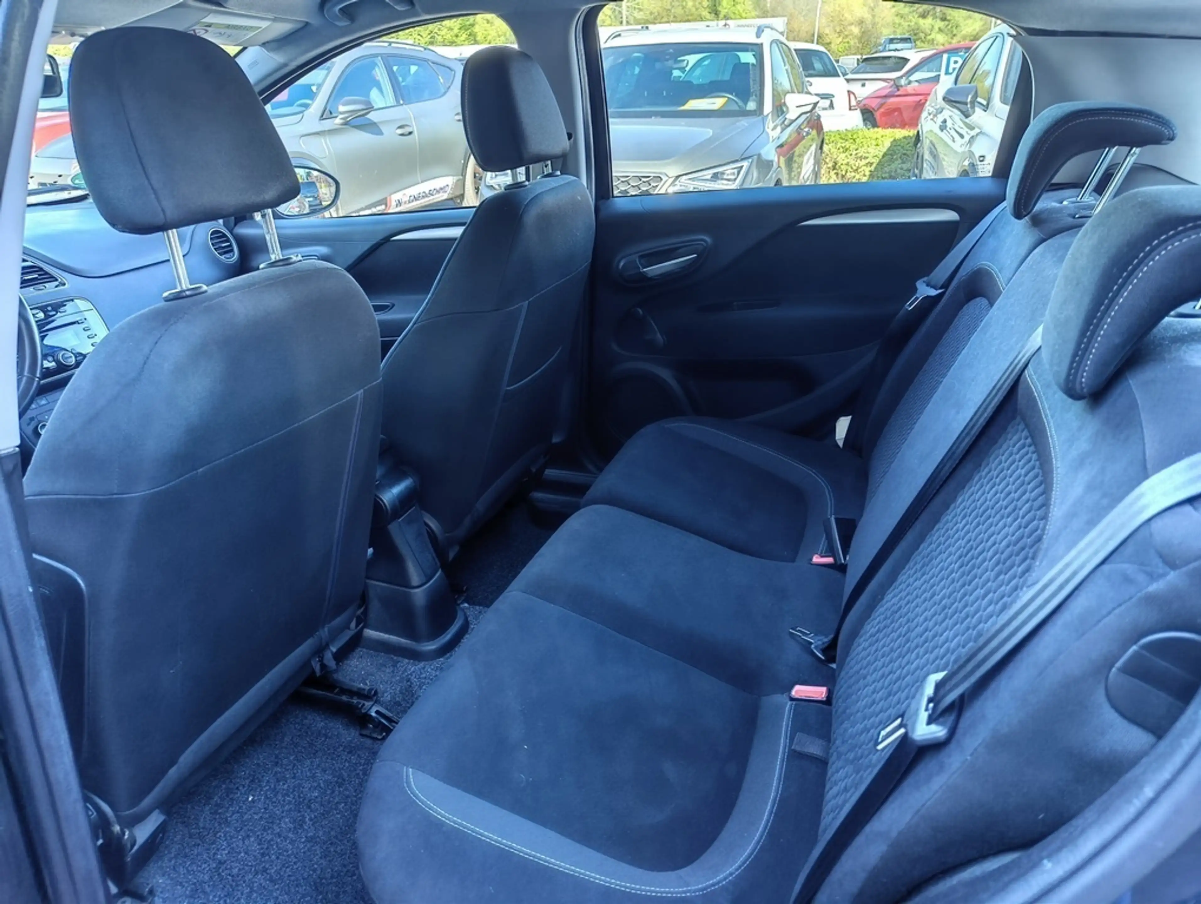 Fiat Punto 1.3 Mjet 16V 90 PS Lounge — photo 8