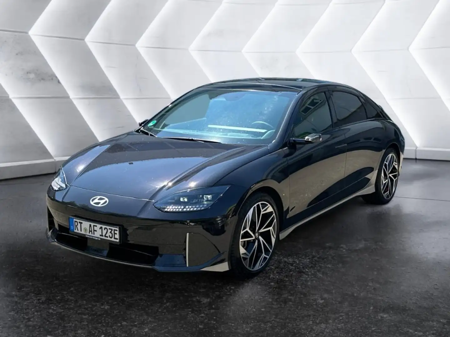 Hyundai IONIQ 6 77-kWh Uniq Elektro Vorführfahrzeug Blau - 1