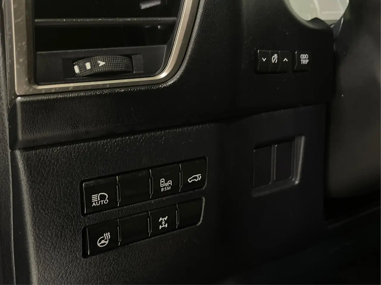 Lexus NX photo Lexus NX