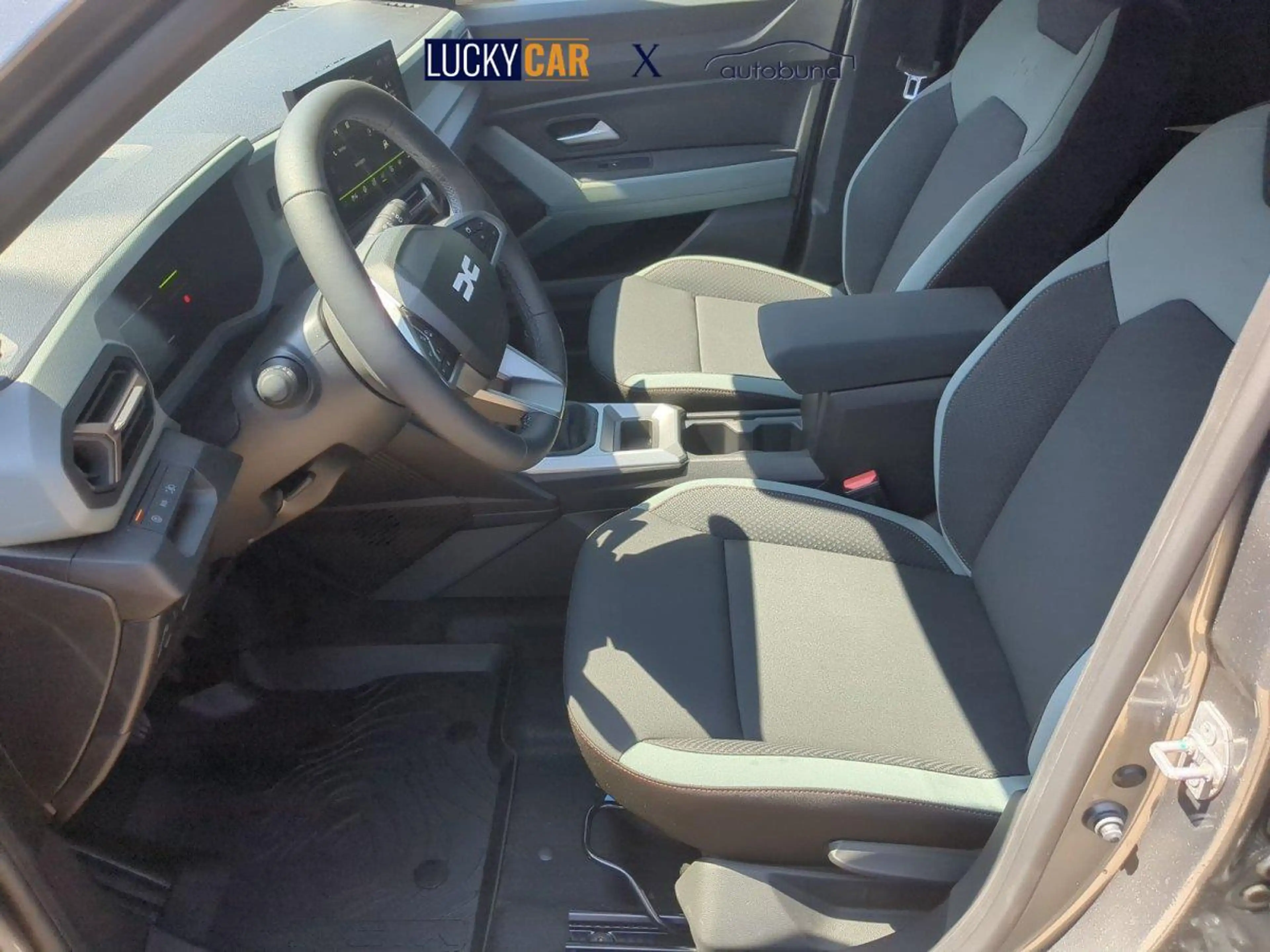 Dacia Duster Extreme Navi+LKHZ+SHZ+RFK TCe 140 103 kW (140 P... — photo 4