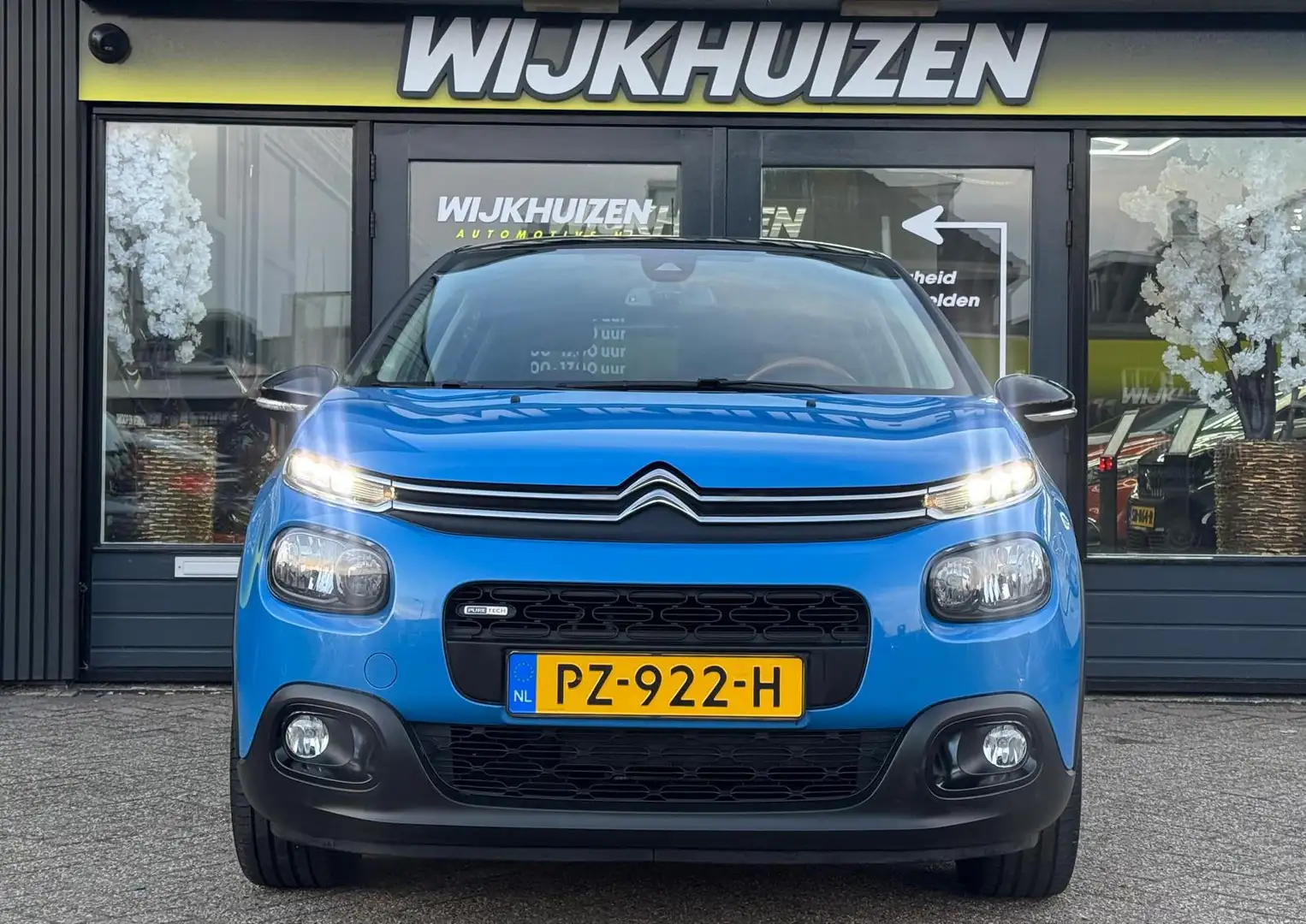 Citroen C3 1.2 PureTech Shine met Climate !!! Leder !!! Navig Blau - 2