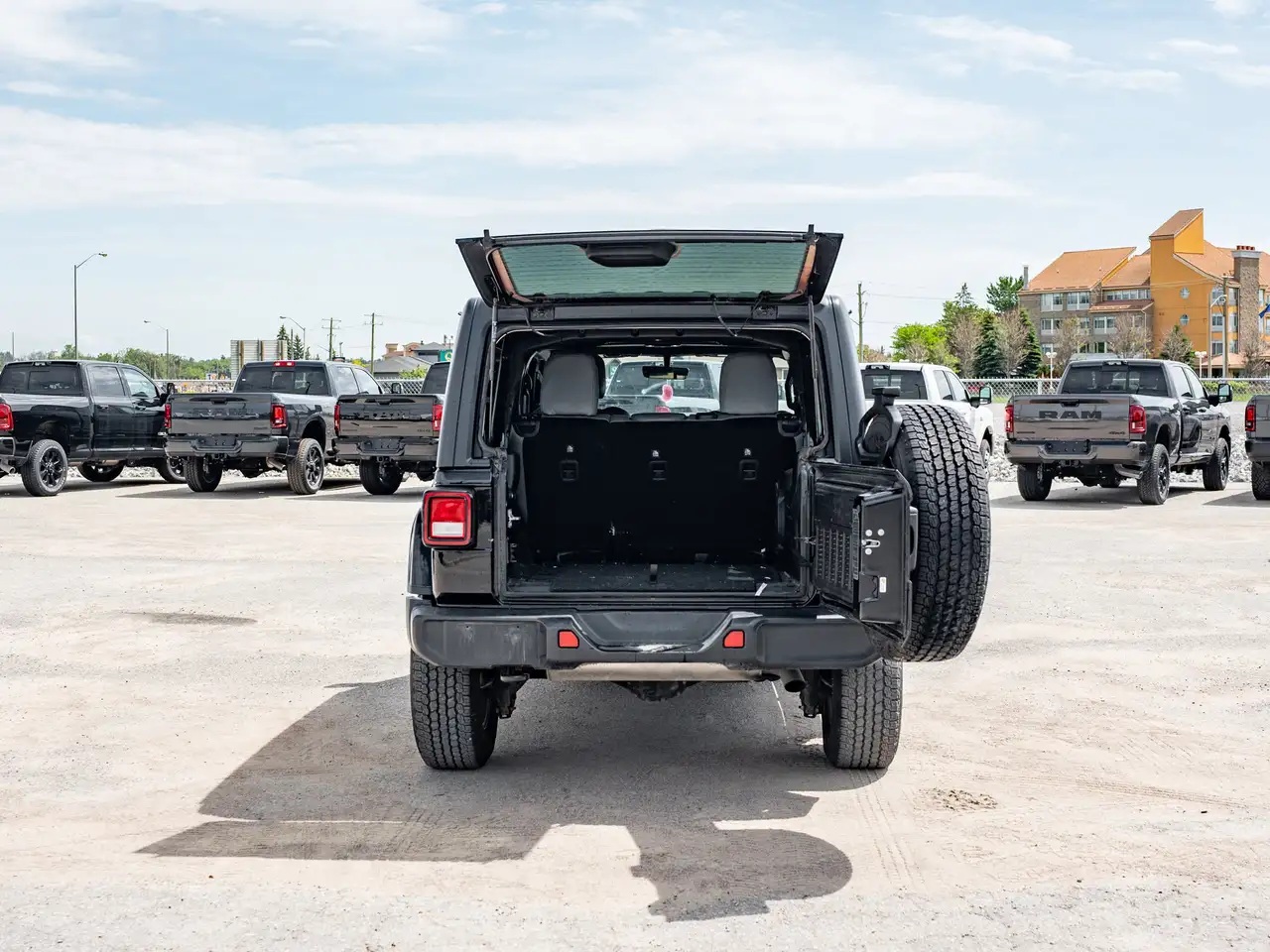 Jeep Wrangler снимка Jeep Wrangler