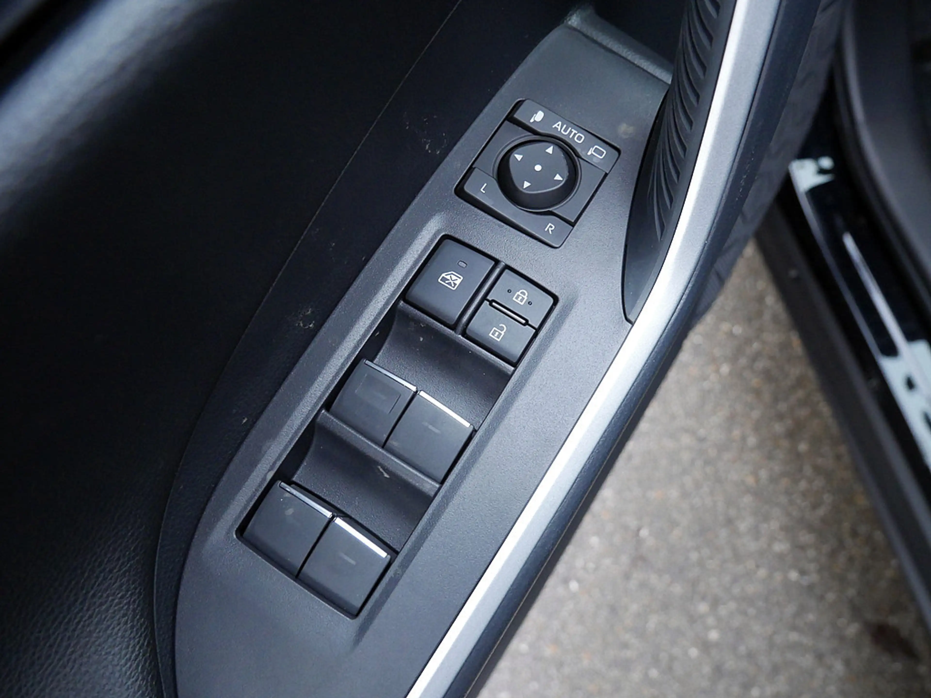 Suzuki Across Plug-in Hybrid Comfort+ KAMERA ACC LED — photo 12