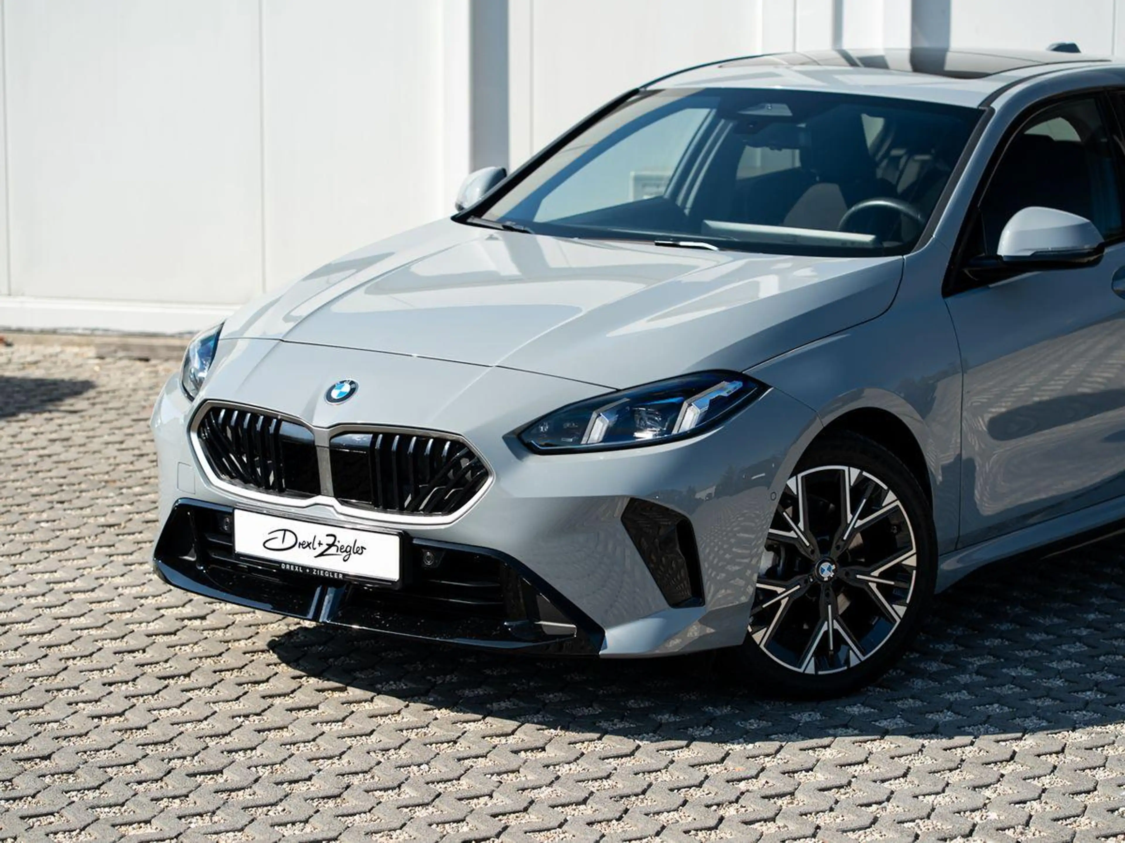 BMW 118 d M-Sport PANO KoZg aLED DrAssPlus Wireless — photo 4