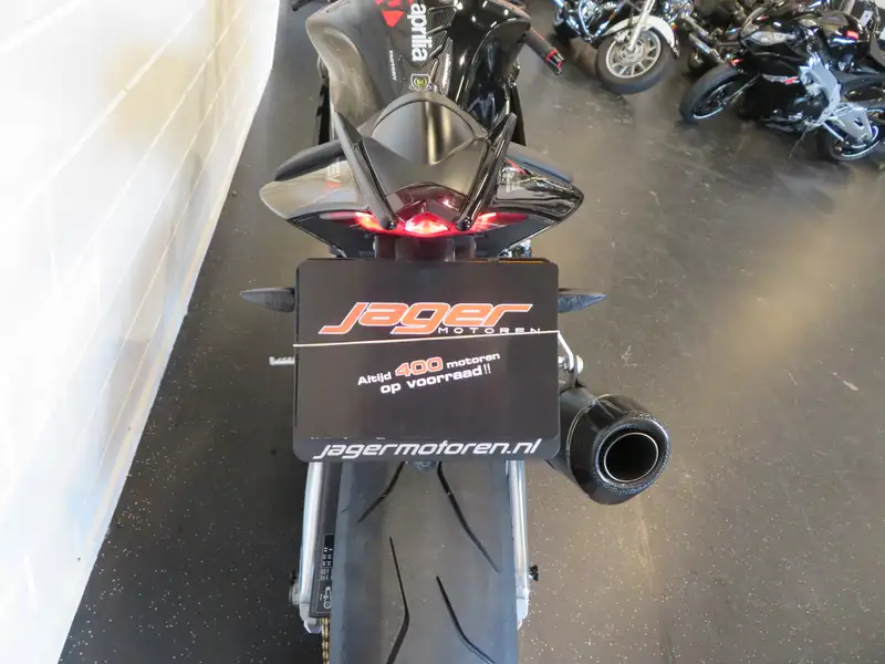 Aprilia RSV4 - foto 4