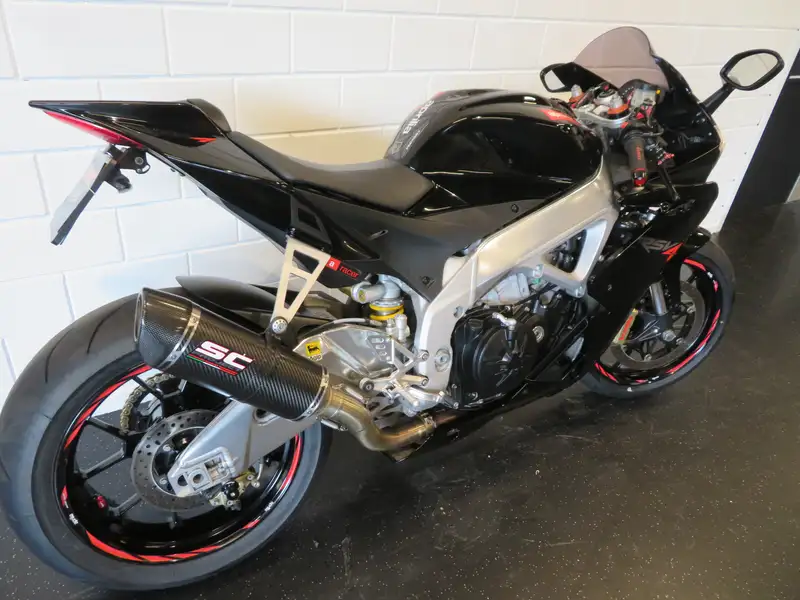 Aprilia RSV4 - foto 3