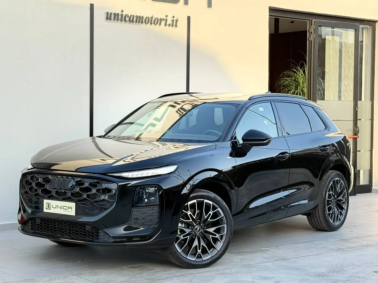 Audi Q3 2.0 tdi 150 CV S Line S-Tronic MY2026 PRONTA CONSEGNA REALE IVA ESPOSTA, миниатюра 2