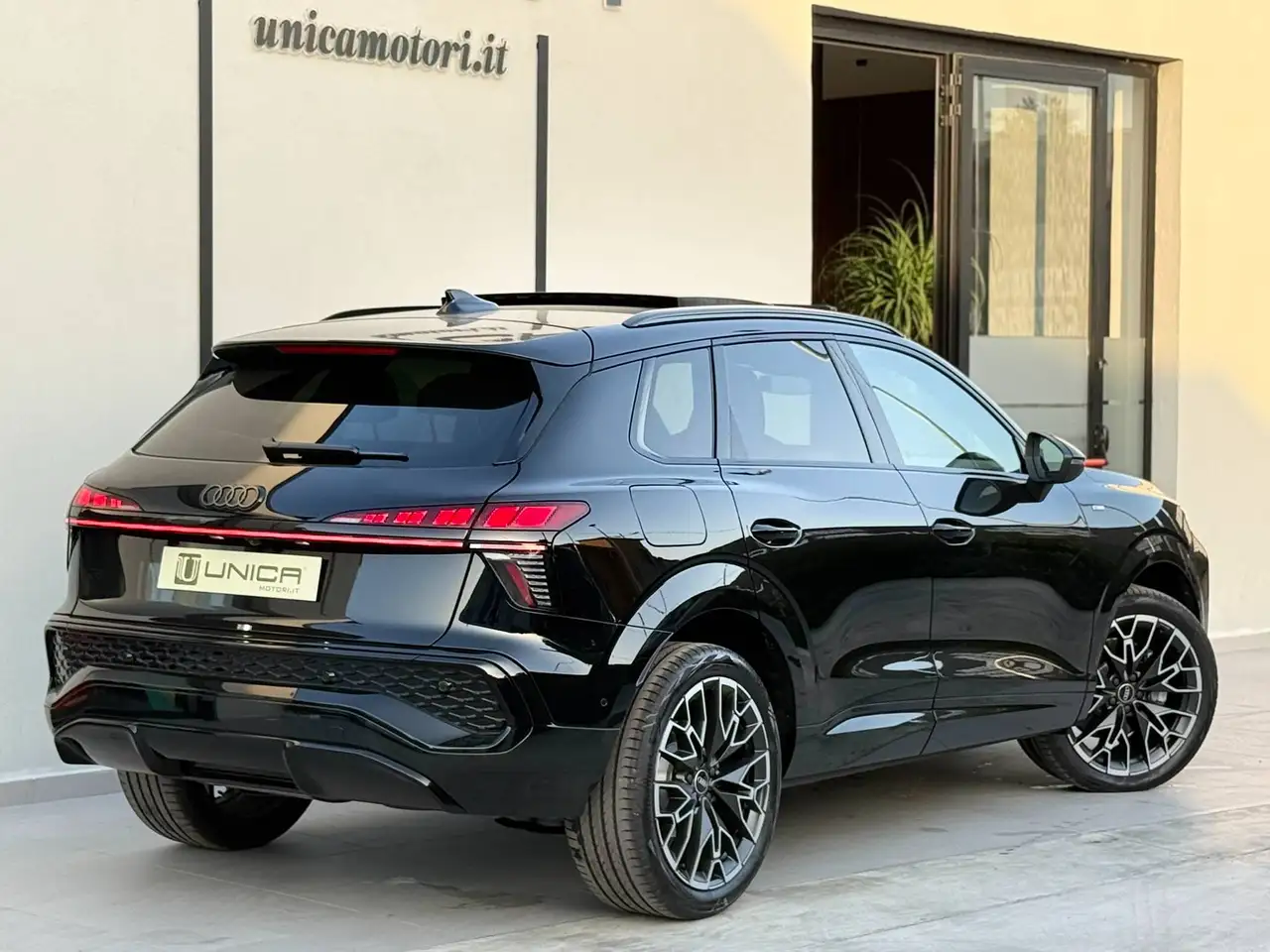 Audi Q3 2.0 tdi 150 CV S Line S-Tronic MY2026 PRONTA CONSEGNA REALE IVA ESPOSTA, миниатюра 6