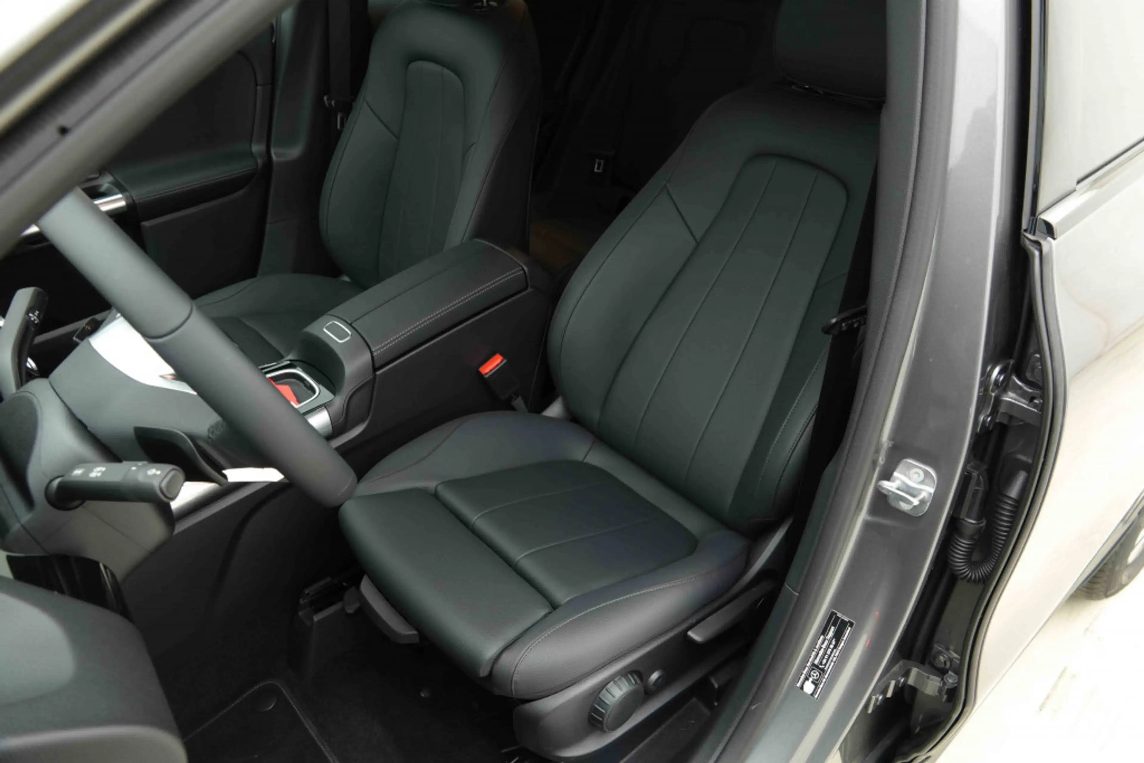 Mercedes-Benz GLA 250 GLA 250 PHEV 218 Progressive | GPS | Camera | Night Pack | LED Lights — photo 8