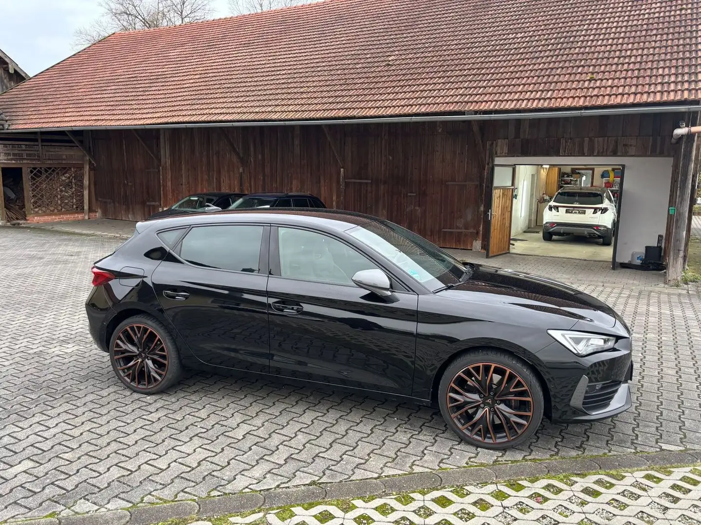 CUPRA Leon e-Hybrid++TOP++VR,Automatik,DAB++ Schwarz - 1