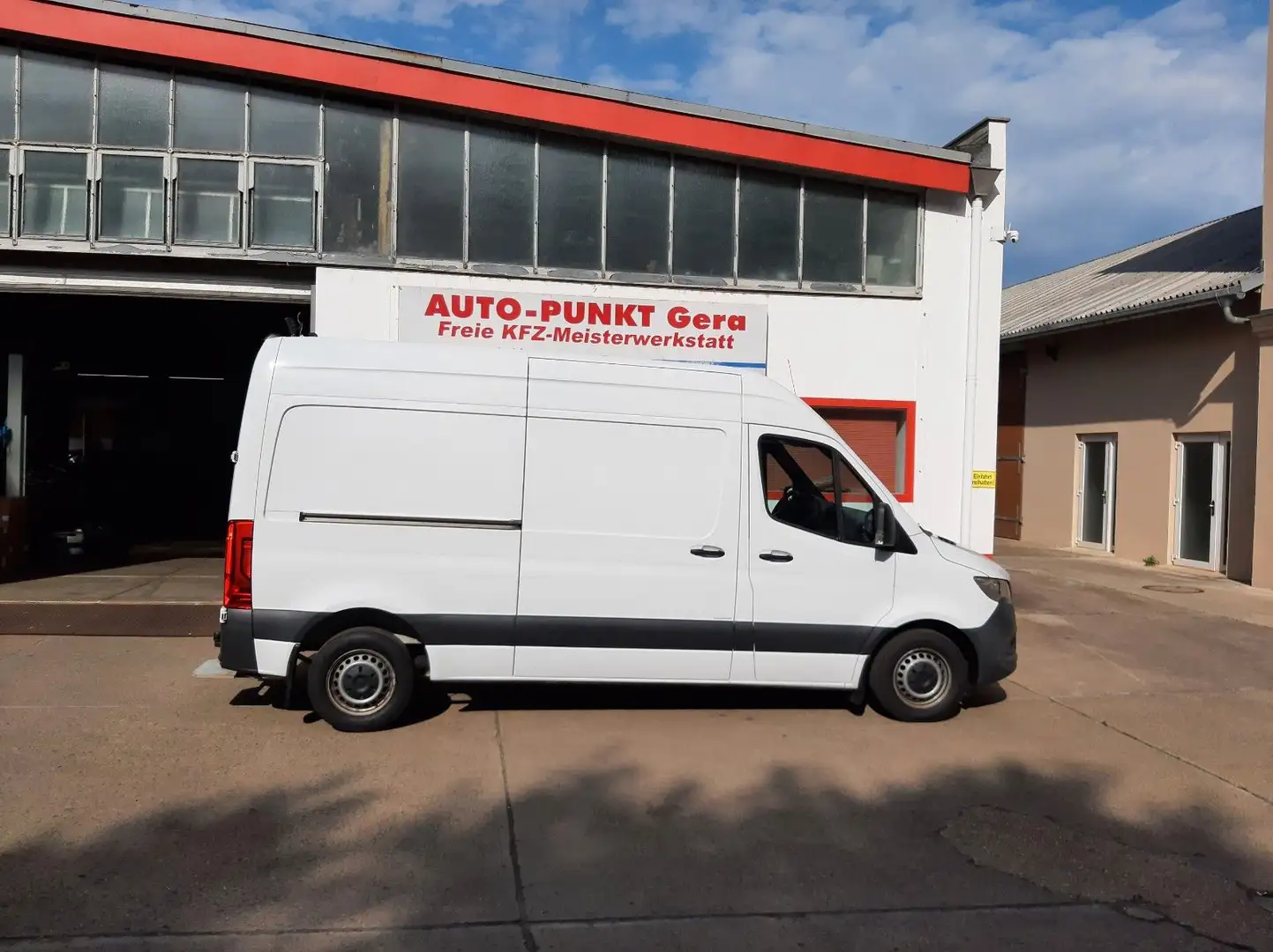Mercedes-Benz Sprinter Sprinter 314 2xSchwingsitz*NAVI*AC*AHK*KAM*STHZG Weiß - 2