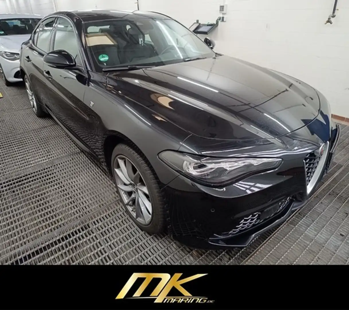 Alfa Romeo Giulia TI TURBO Q4*MATRIX*ACC*AT8*MY23*TRAUMHAFT Black - 1