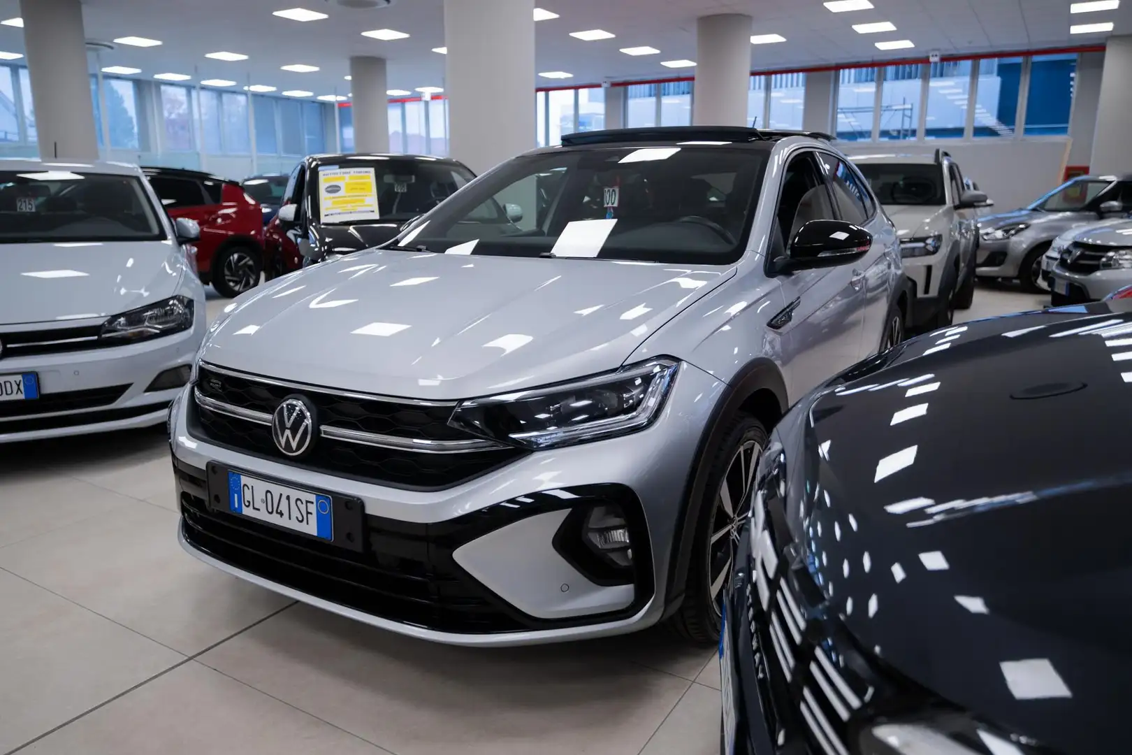 Volkswagen Taigo 1.0 tsi R-Line 110cv Grigio - 1