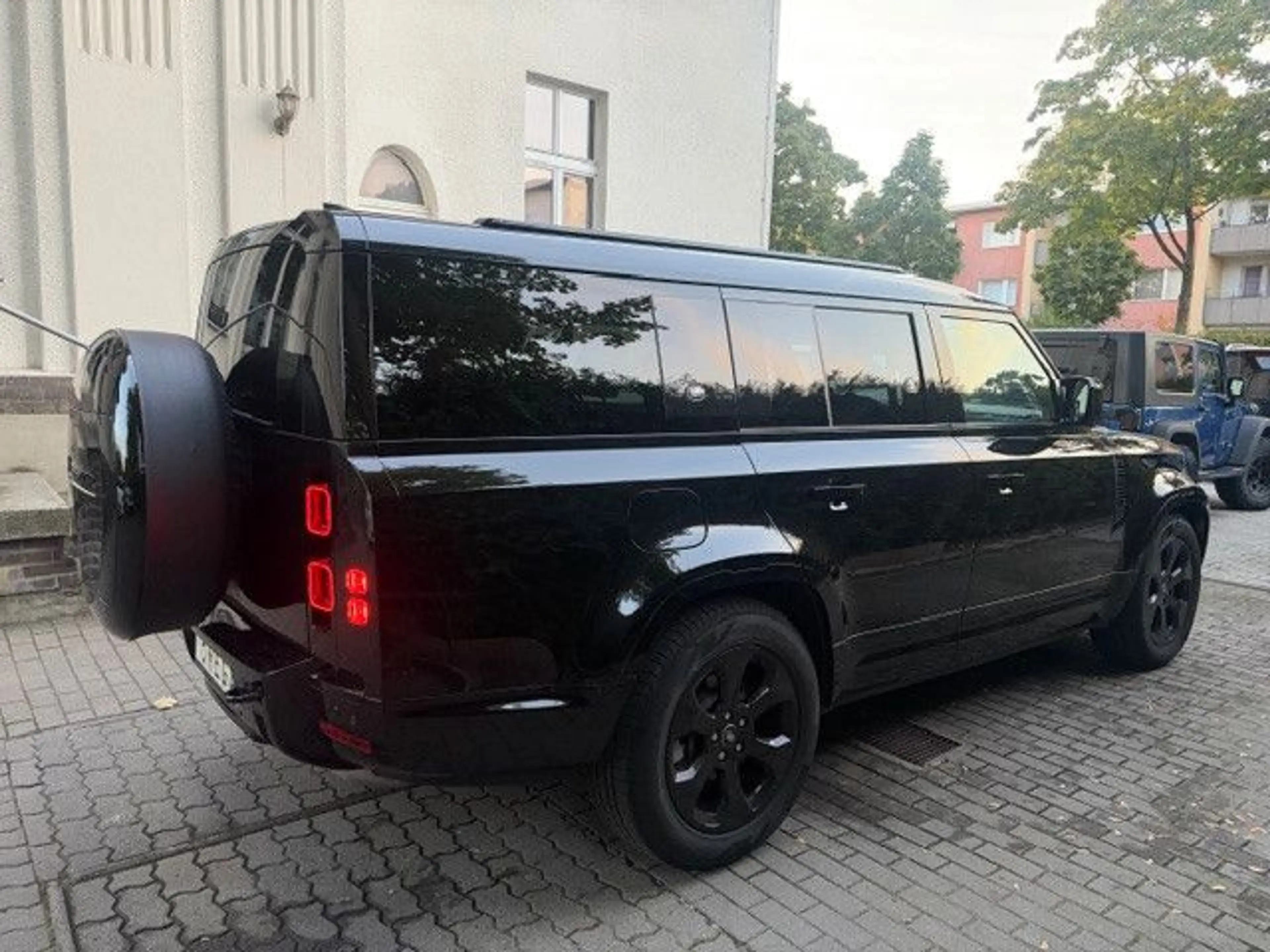 Land Rover Defender DEFENDER 130 X-DYNAMIC BLACK|360°|PANO|8-SITZER — photo 2