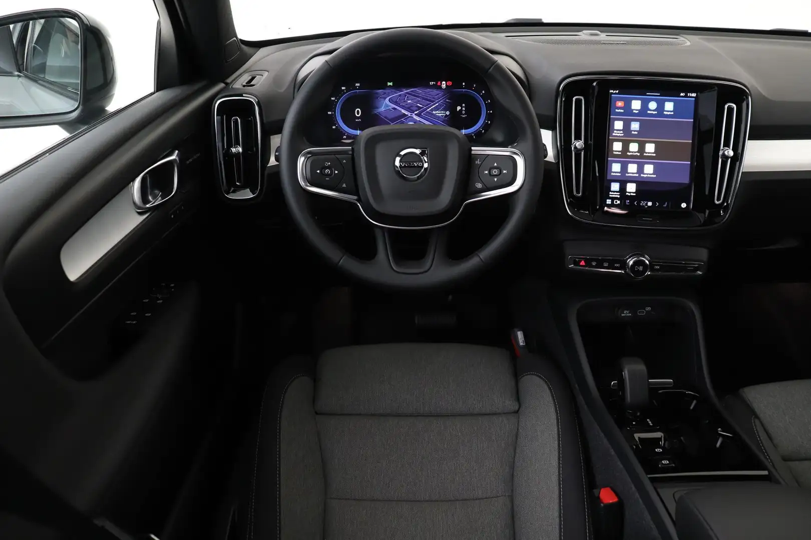 Volvo XC40 B4 (M-HYBRID) PLUS DARK -PANO.DAK|360°CAM|ELEK.STO Grijs - 2