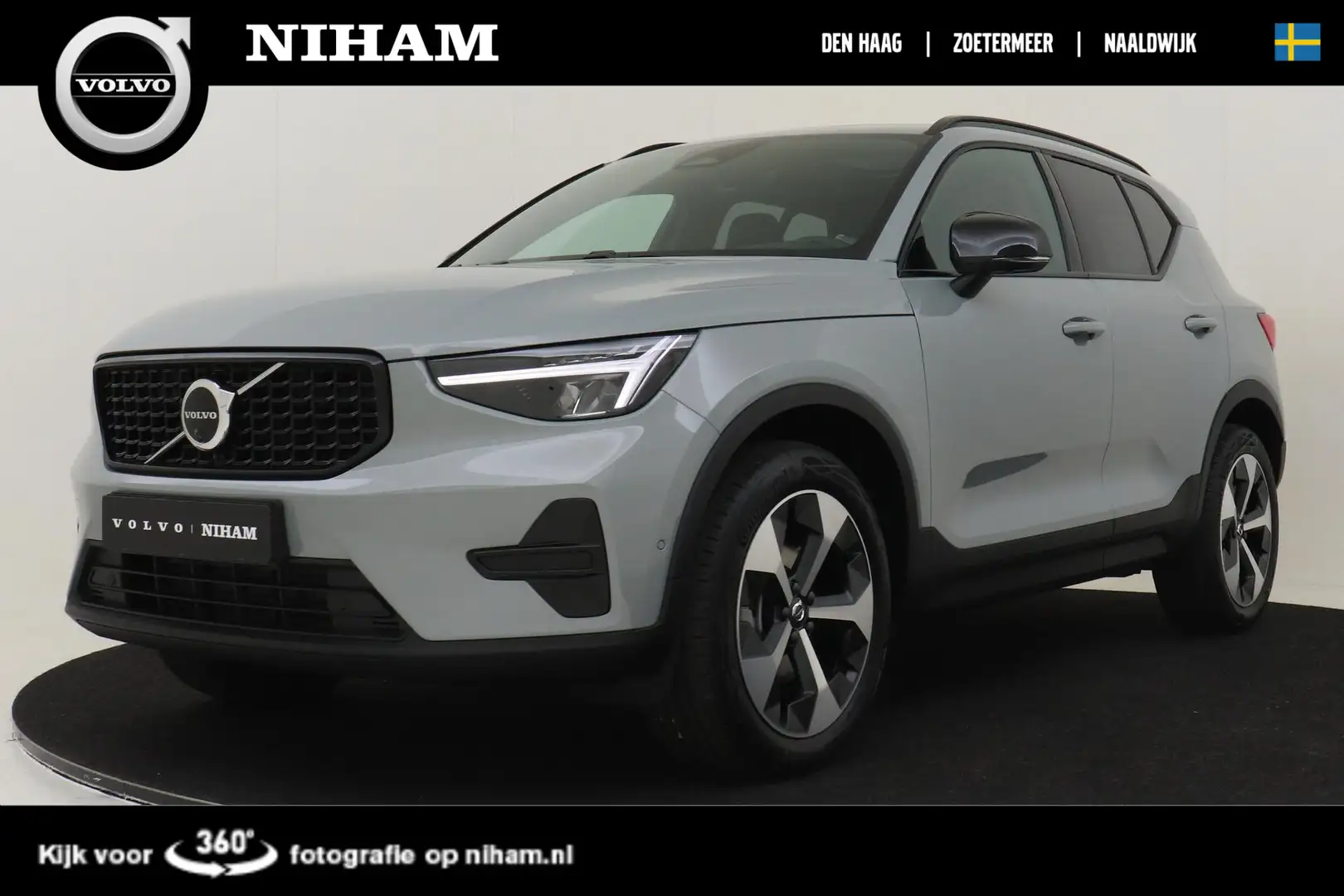 Volvo XC40 B4 (M-HYBRID) PLUS DARK -PANO.DAK|360°CAM|ELEK.STO Grijs - 1