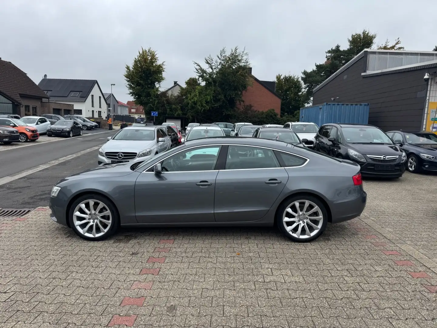 Audi A5 Sportb. 2.0 TDI LEDER Navi Bi-Xenon B&O Sound Grau - 2