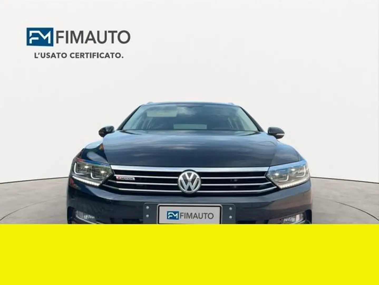 Volkswagen Passat - 1