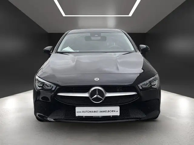 Mercedes-Benz 250 view 9