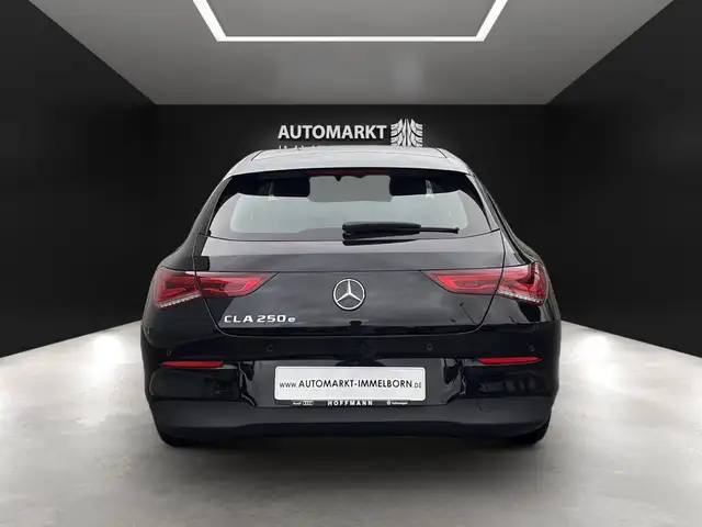 Mercedes-Benz 250 view 10