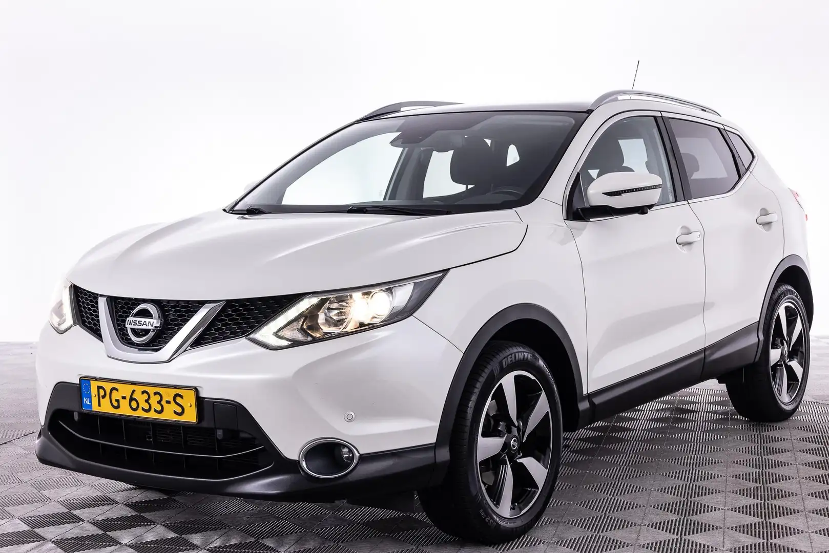 Nissan Qashqai 1.2 N-Vision | PANORAMADAK | NAVIGATIE | CLIMATE C Wit - 2