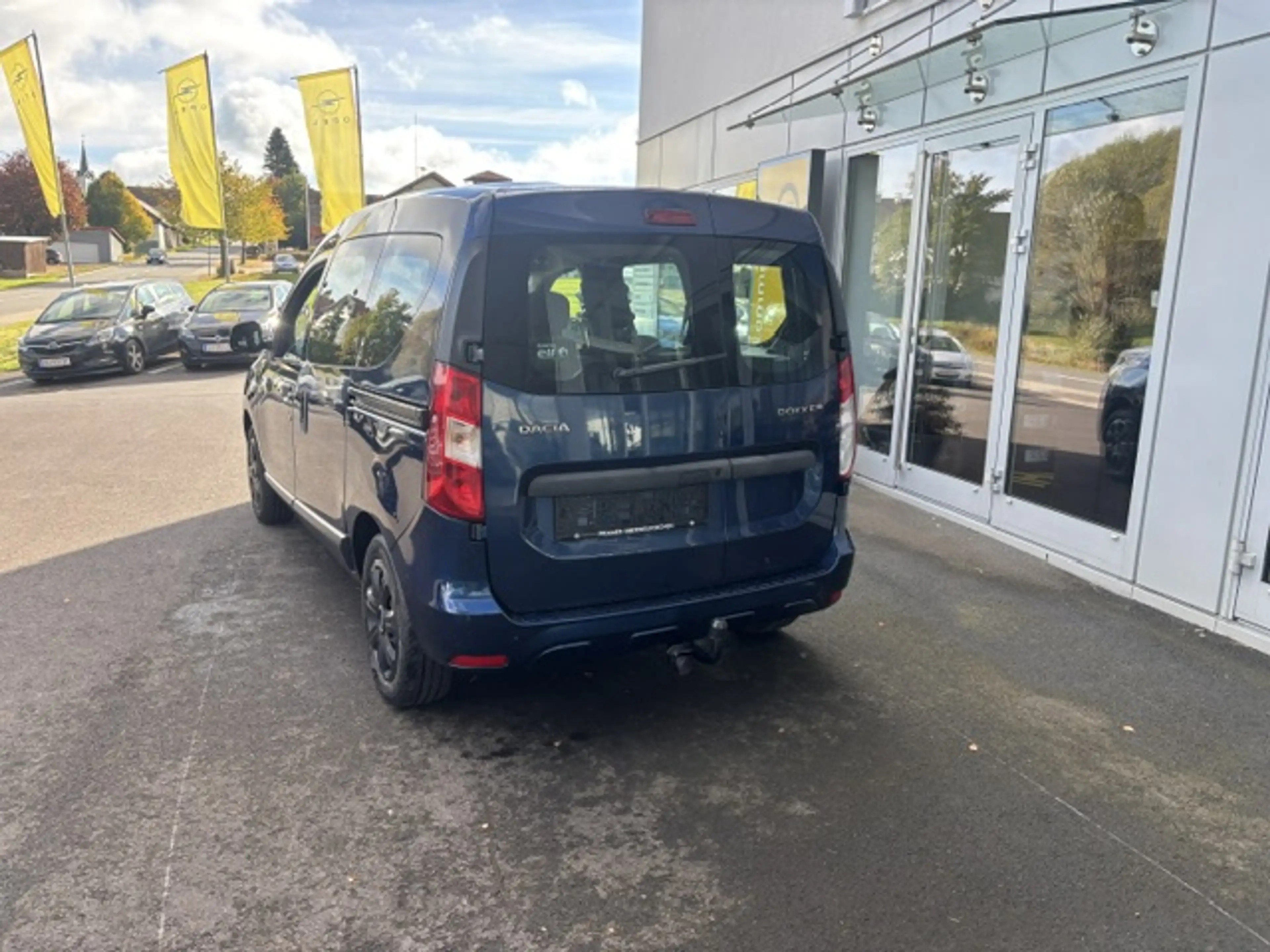 Dacia Dokker Supreme **Anhängekupplung, NAVI, 2 Schiebetüren** — photo 10