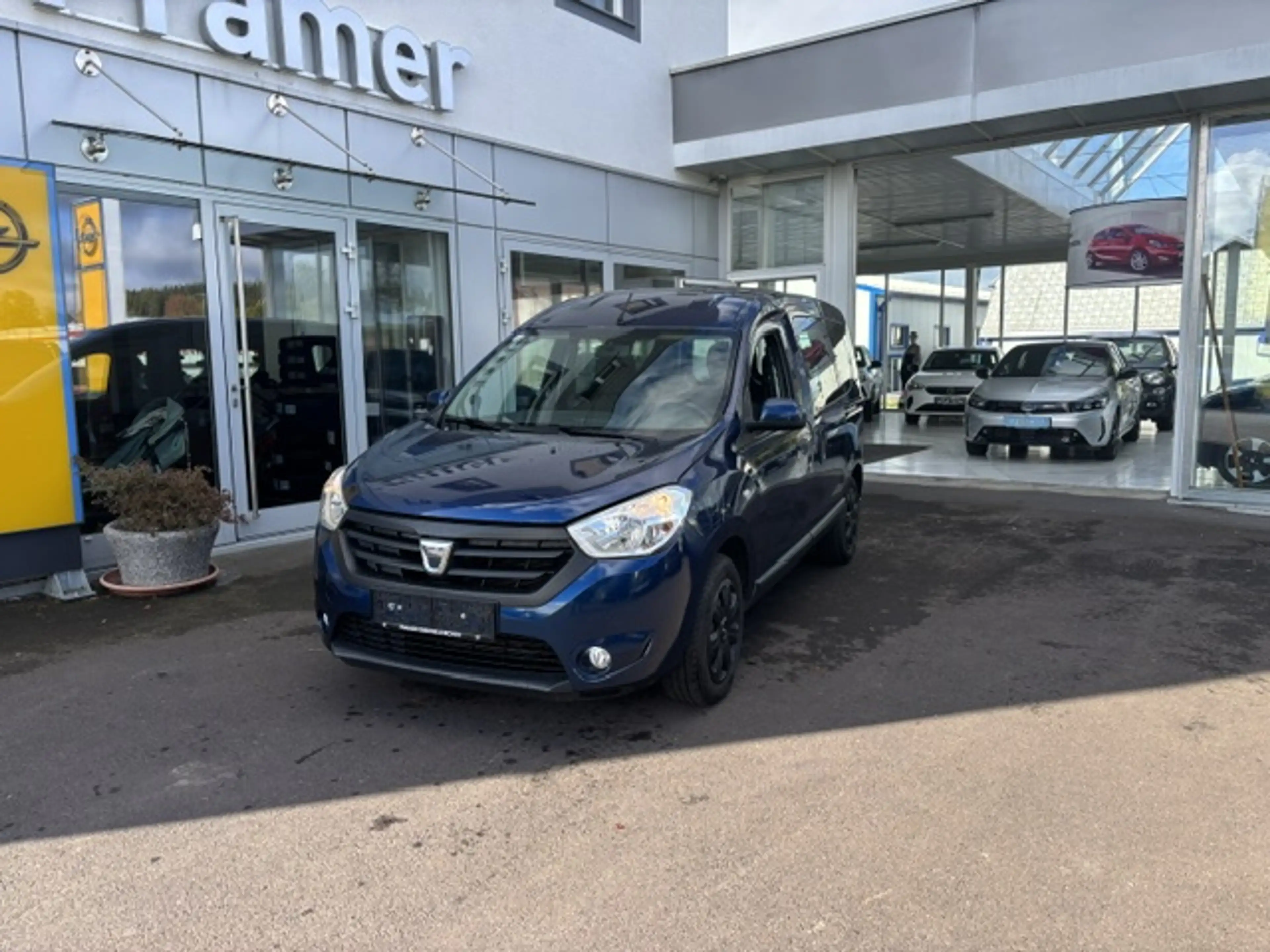 Dacia Dokker Supreme **Anhängekupplung, NAVI, 2 Schiebetüren** — photo 2