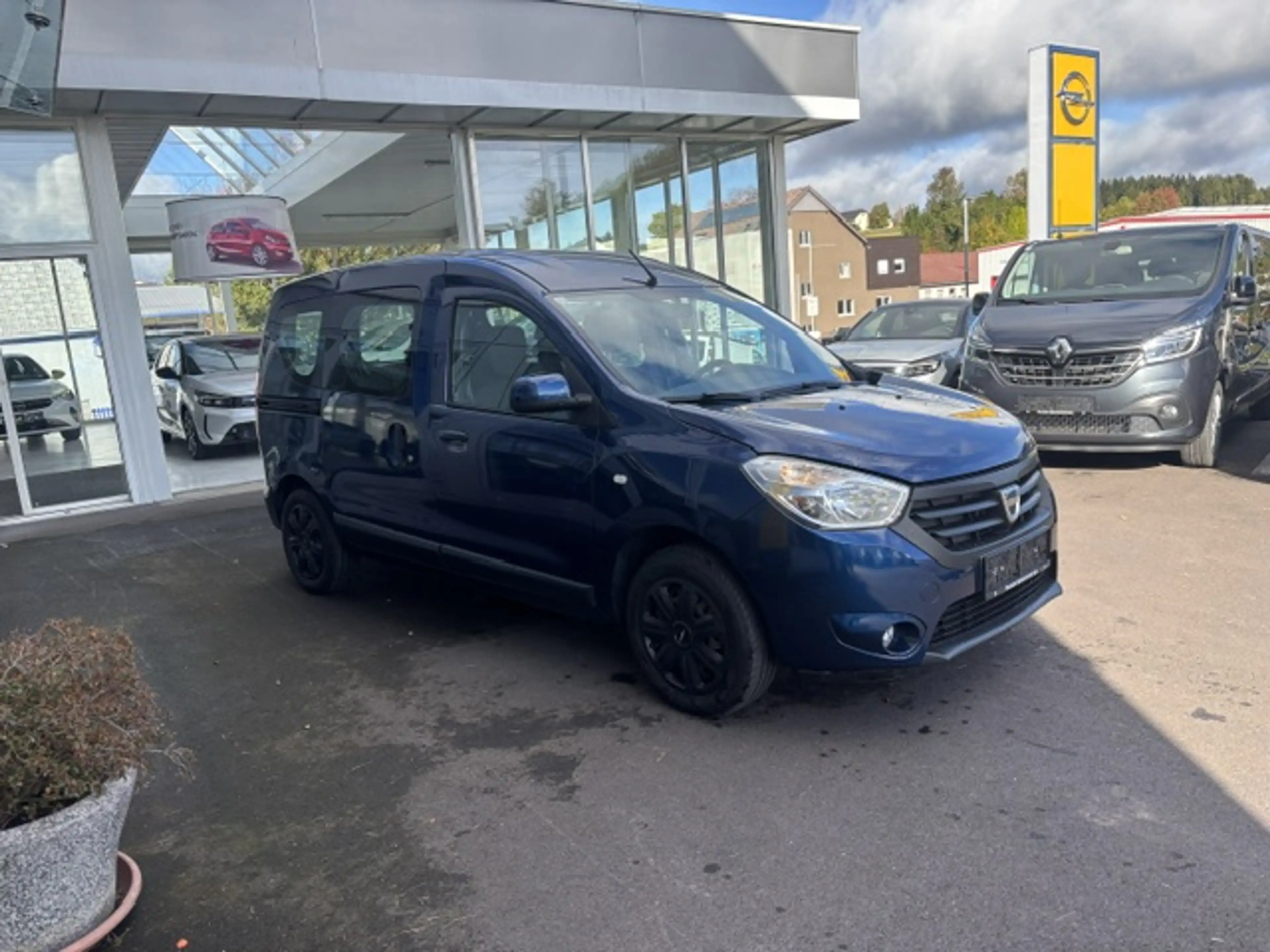 Dacia Dokker Supreme **Anhängekupplung, NAVI, 2 Schiebetüren** — photo 6