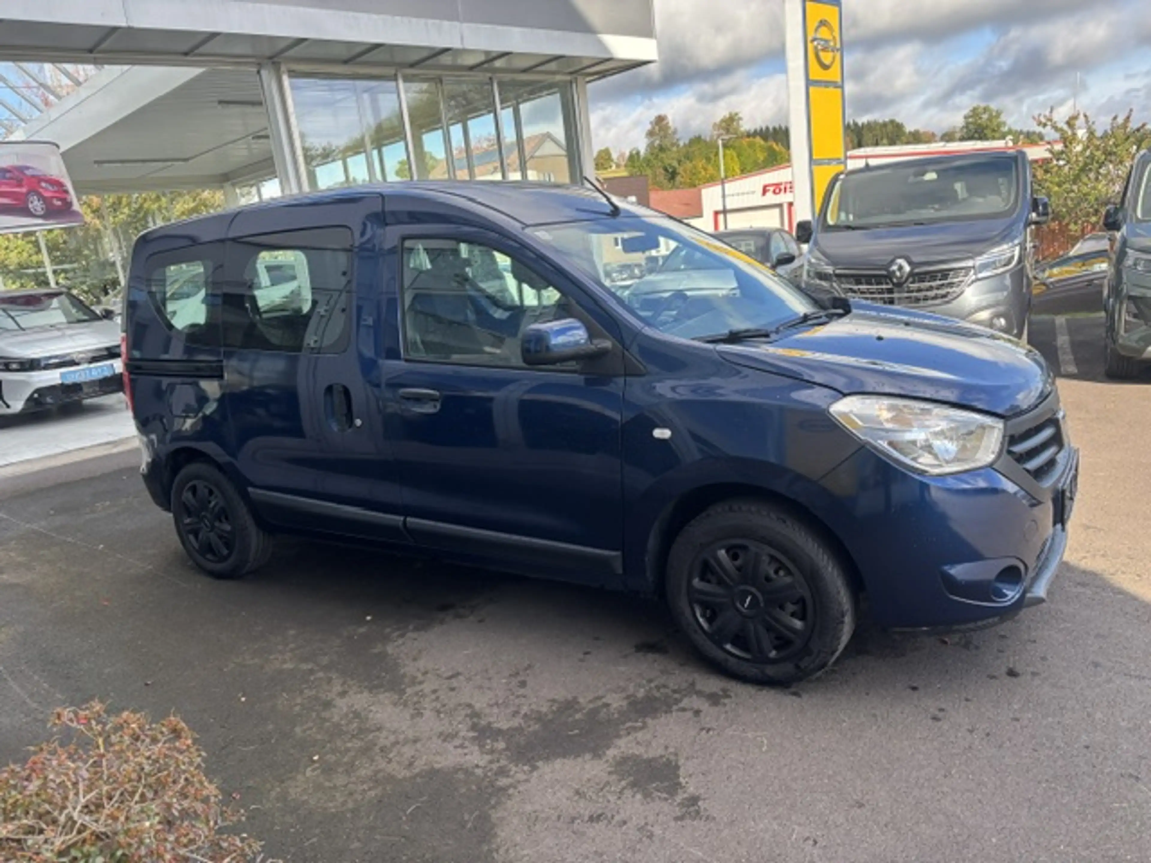 Dacia Dokker Supreme **Anhängekupplung, NAVI, 2 Schiebetüren** — photo 7