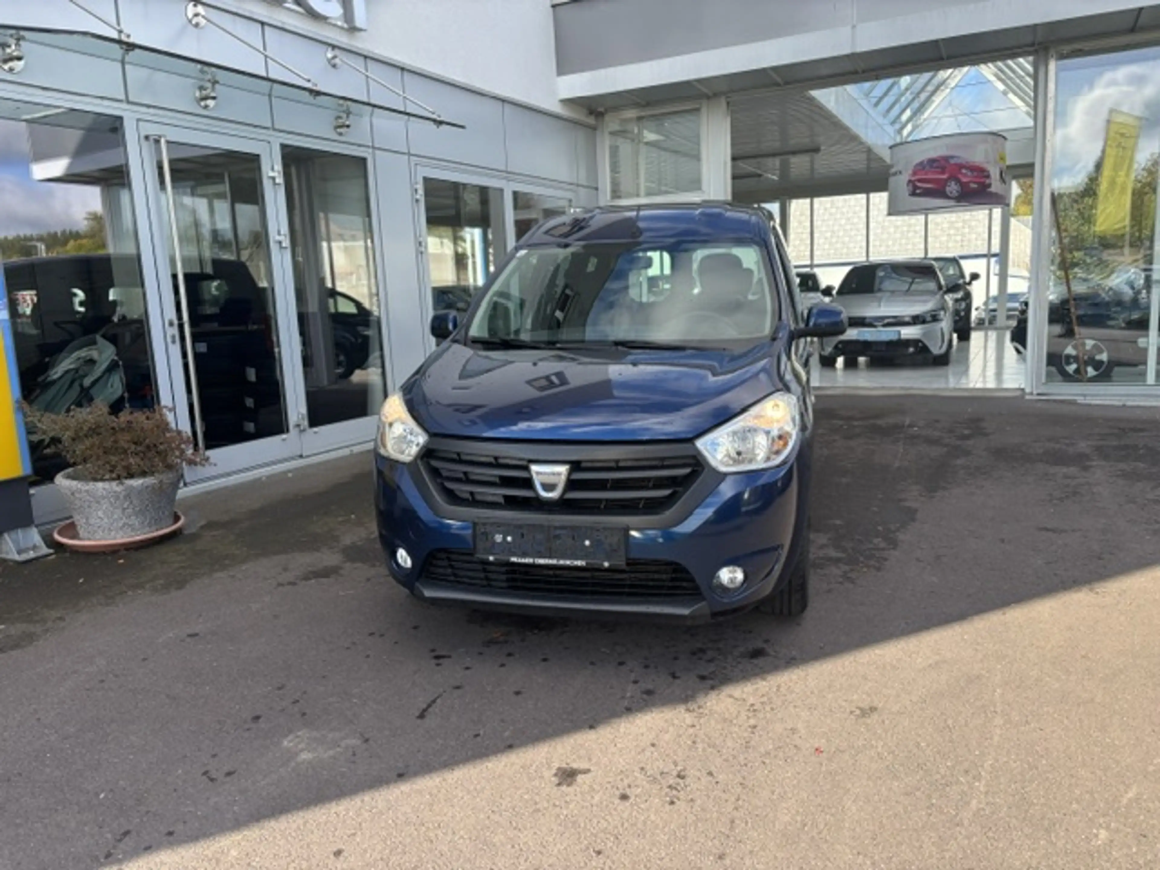 Dacia Dokker Supreme **Anhängekupplung, NAVI, 2 Schiebetüren** — photo 3