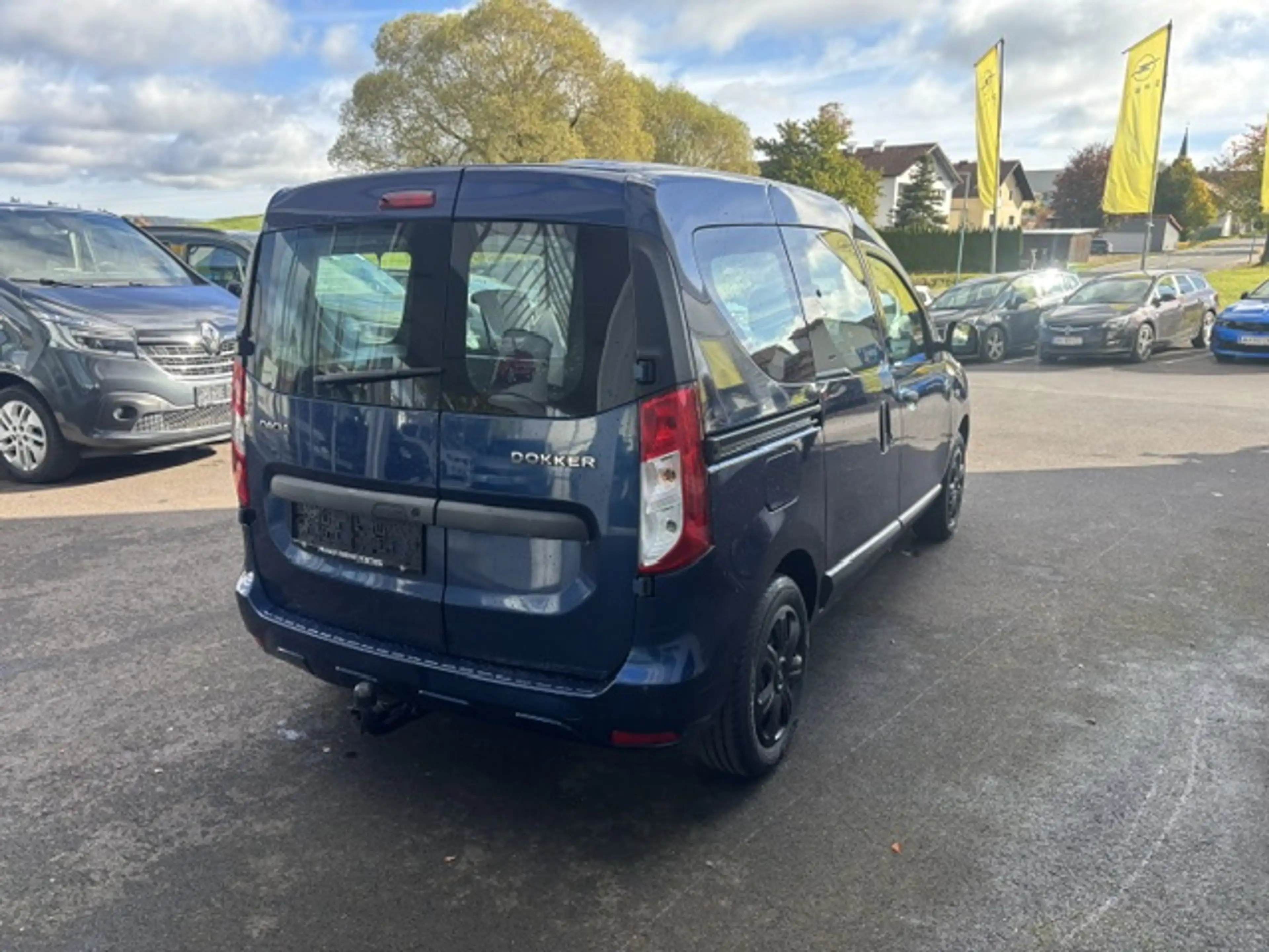 Dacia Dokker Supreme **Anhängekupplung, NAVI, 2 Schiebetüren** — photo 8