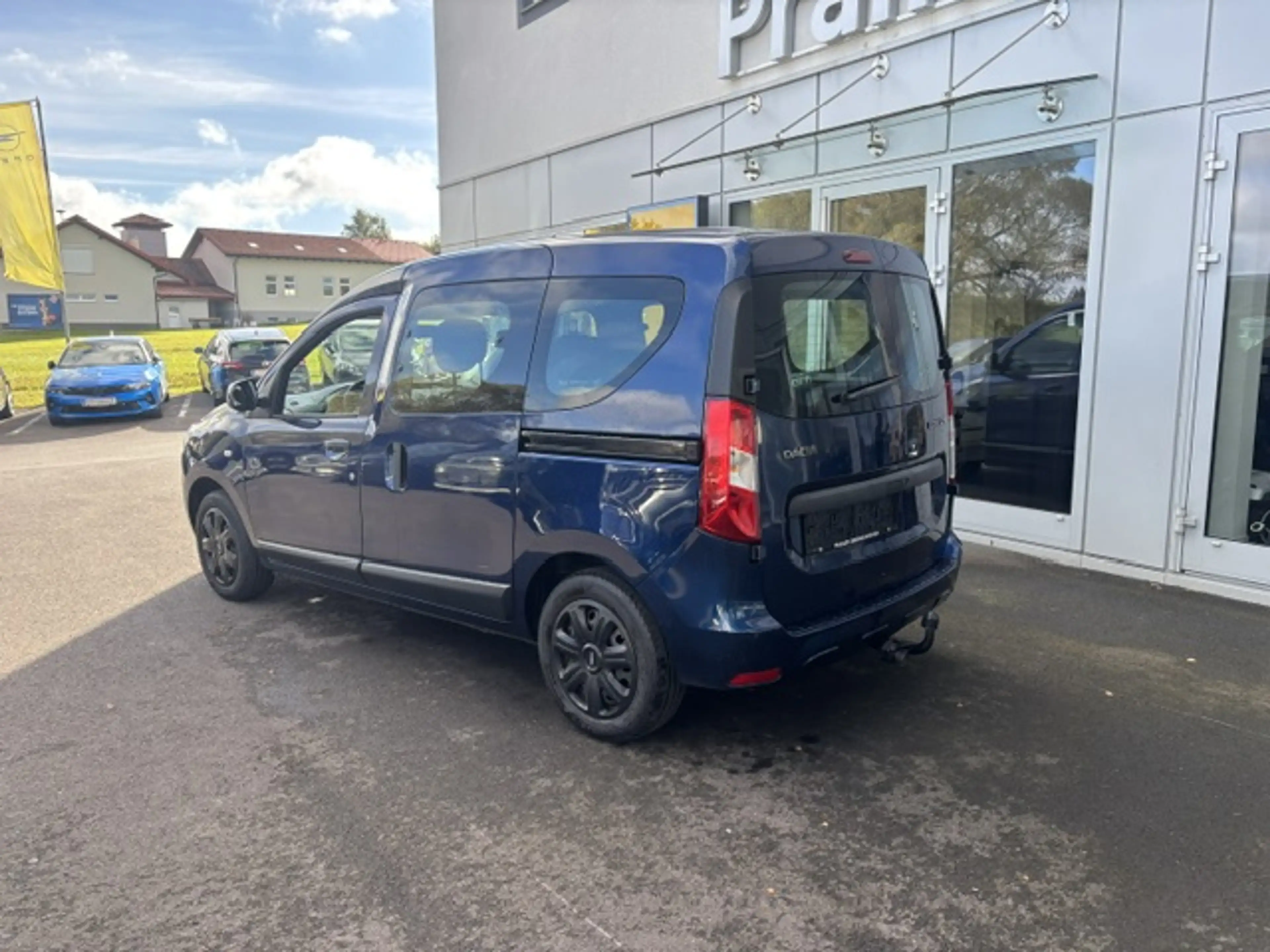 Dacia Dokker Supreme **Anhängekupplung, NAVI, 2 Schiebetüren** — photo 11