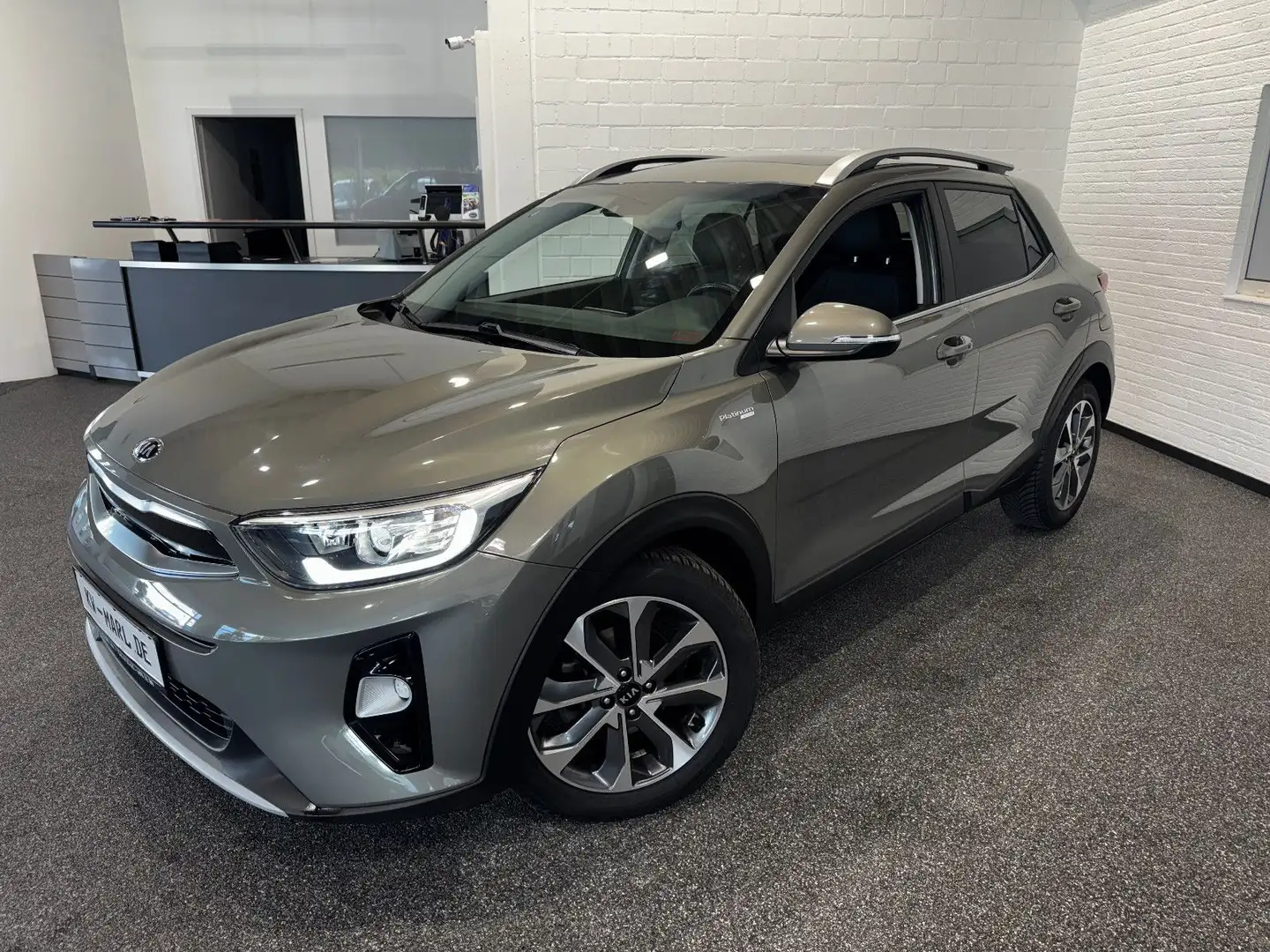 Kia Stonic Platinum AUTOM NAVI+CAM SCHIEBEDACH LEDER Grün - 2