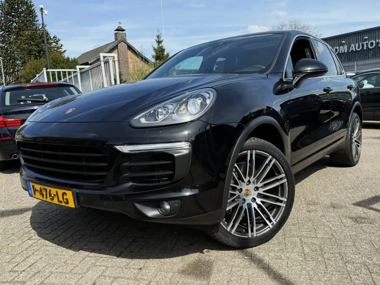 Porsche Cayenne 4.2 D S 385PK PANO/CAMERA/FLIPPERS/FULL OPTIONS! Zwart - 1
