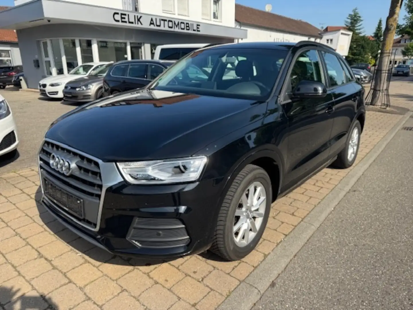 Audi Q3 1.4 TFSI S-tronic Zwart - 1