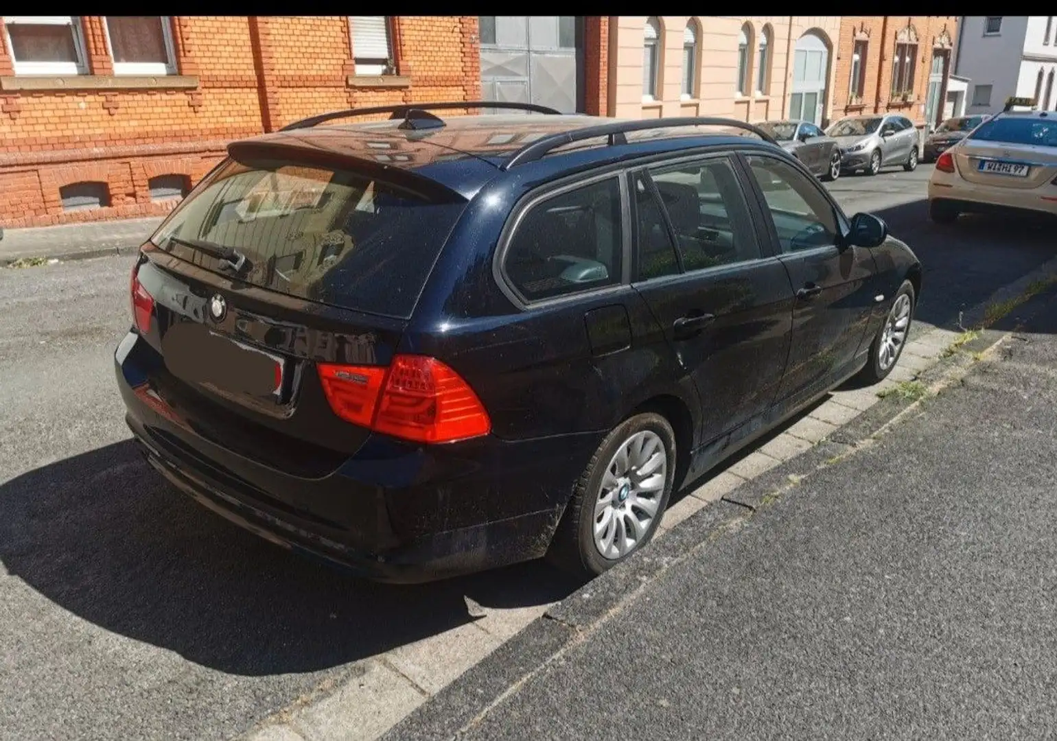 BMW 320 d AT LEDER KLIMAA ANHÄNGER PDC Nero - 2