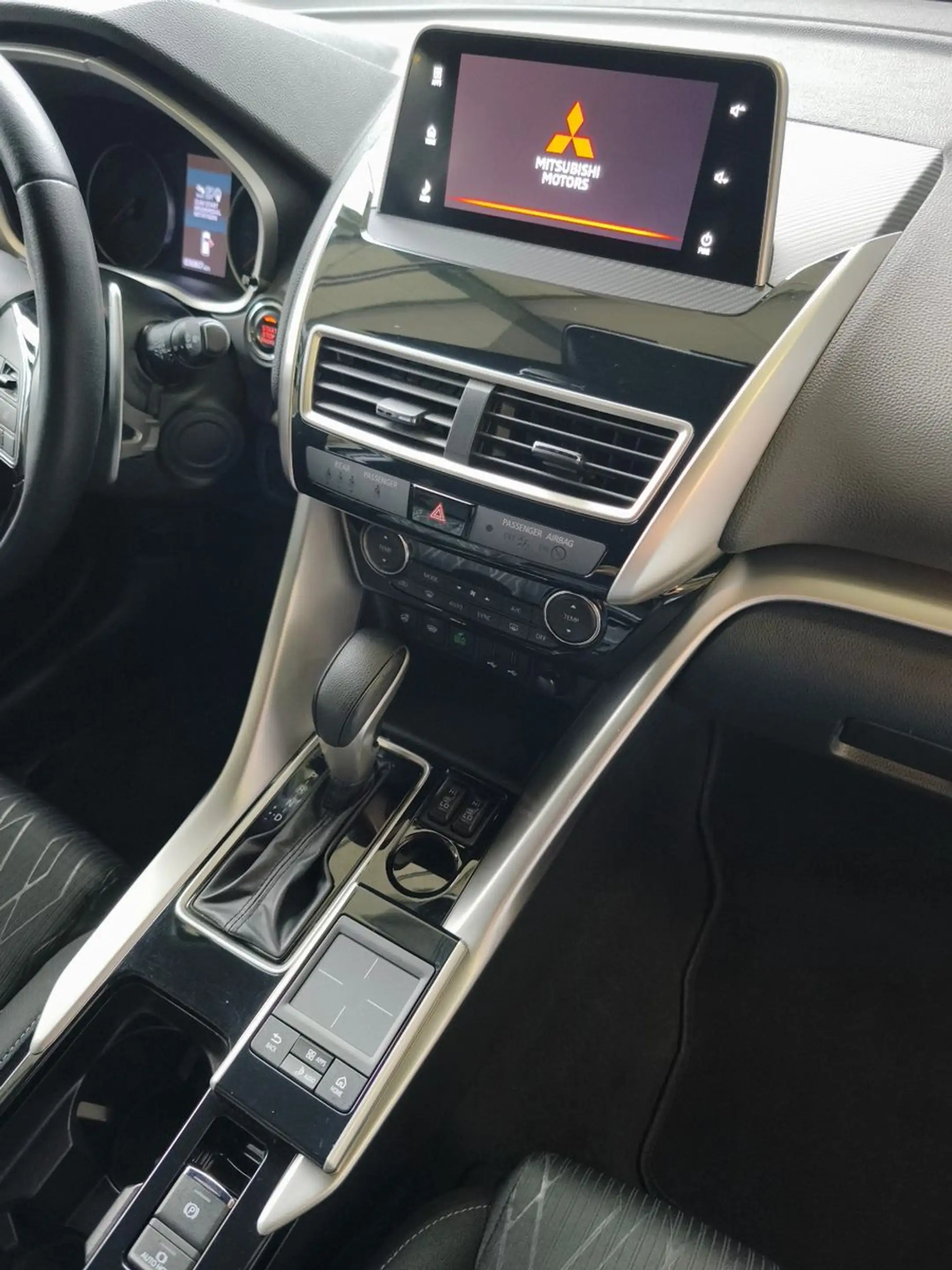 Mitsubishi Eclipse Cross 1,5 T-MIVEC — photo 12
