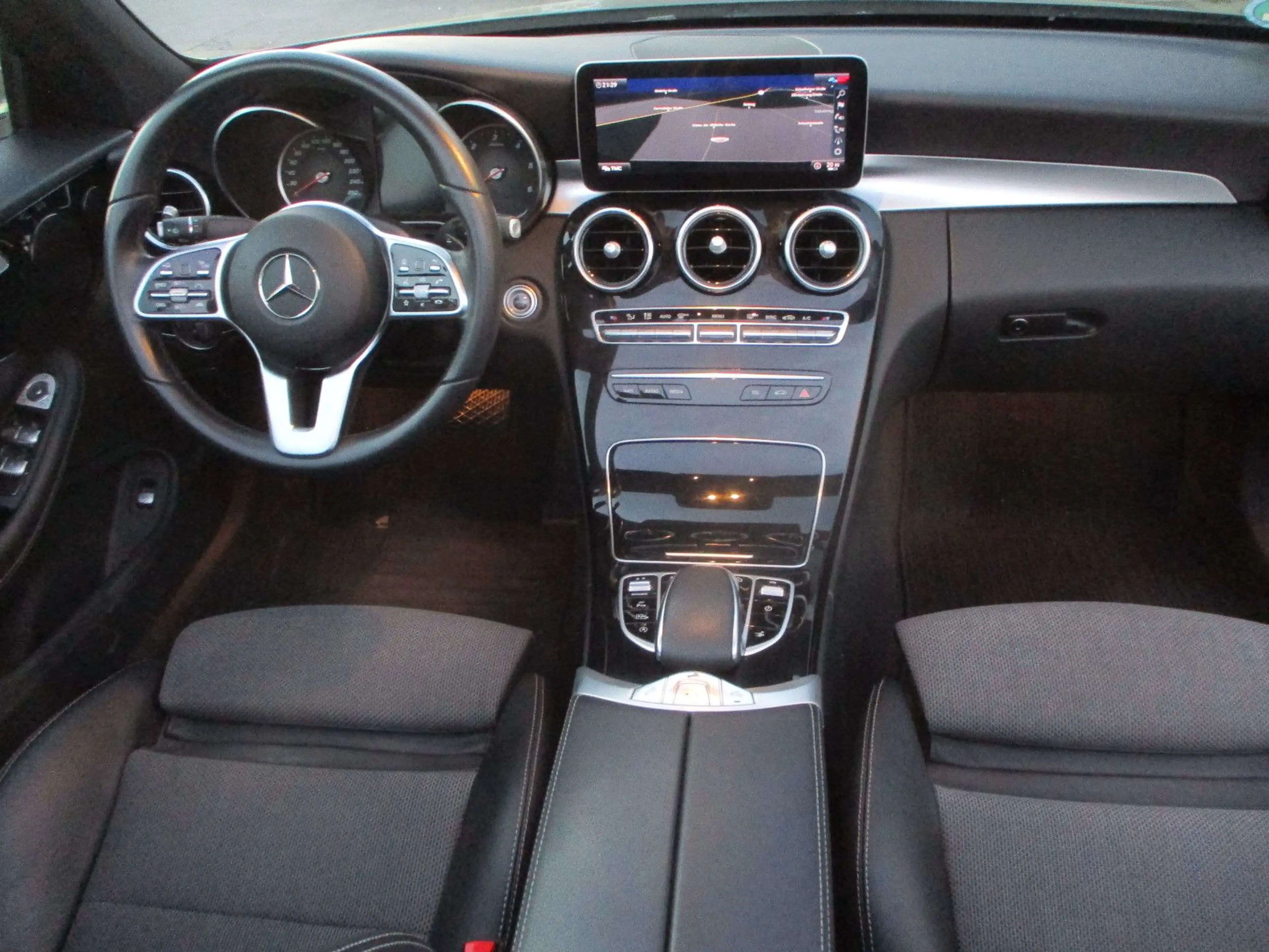 Mercedes-Benz C 220 d Cabrio NAVI LEDER KAMERA DISTRO TOTW AHK — photo 3